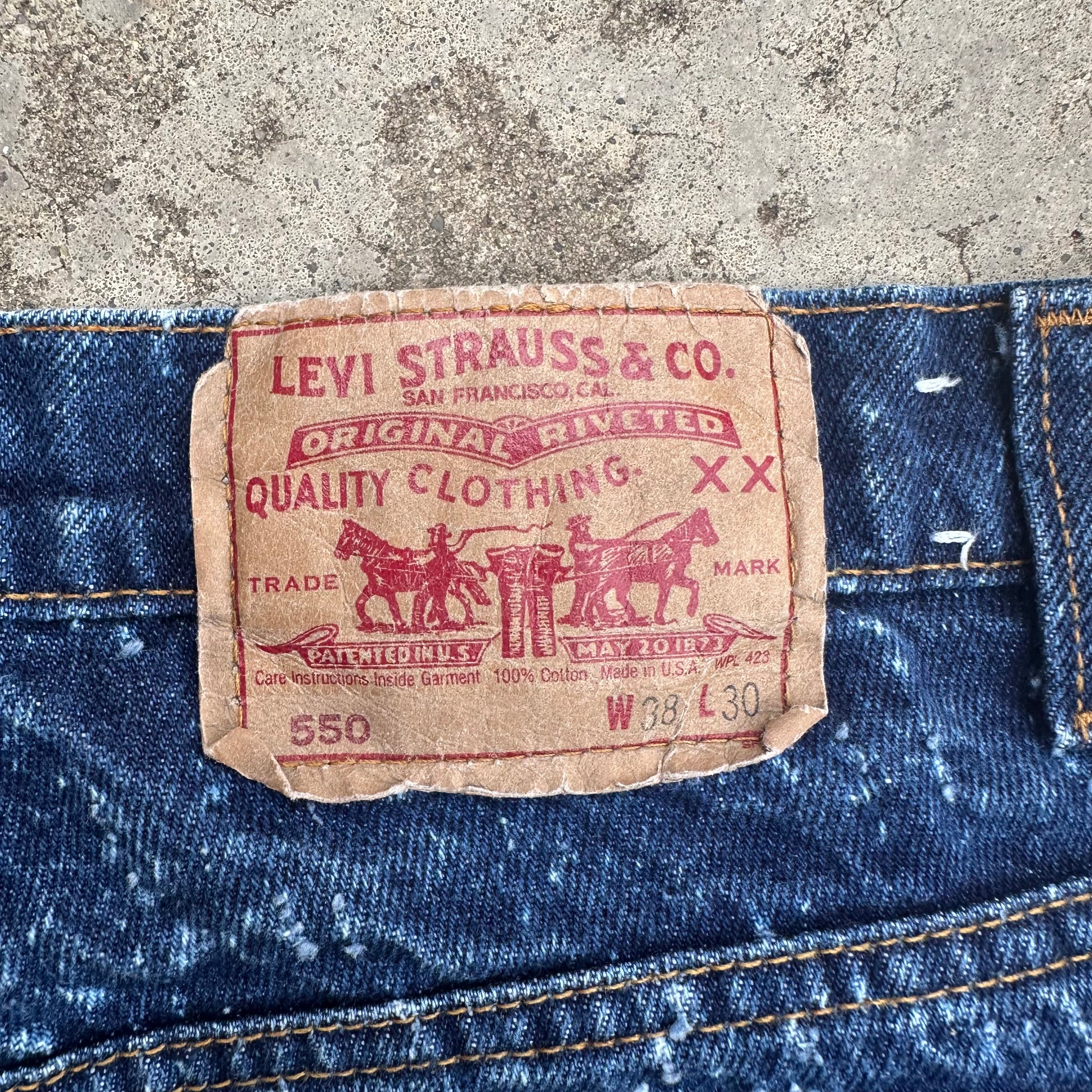 1990’s Galaxy Wash Levi’s 550 Denim Jeans 36” Waist