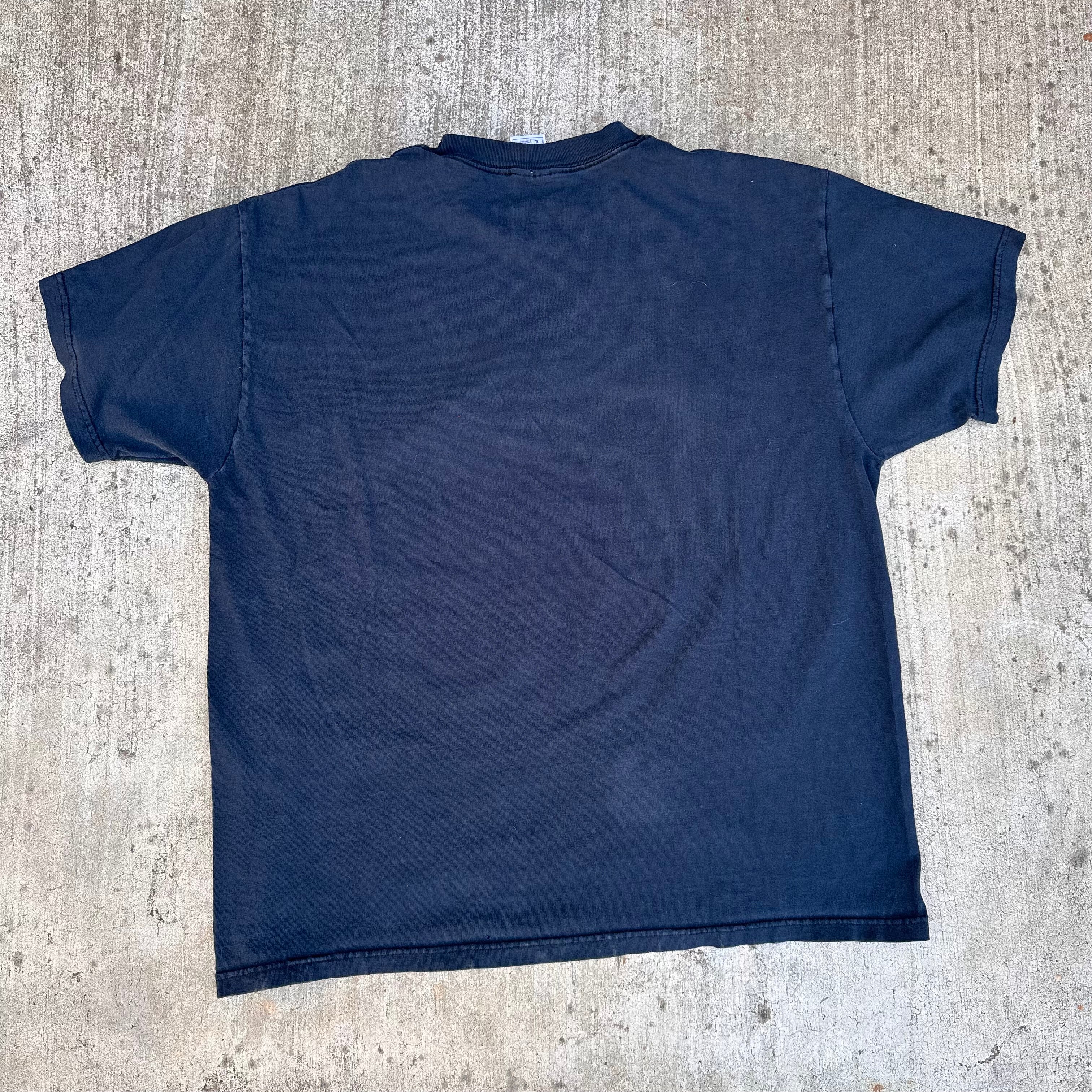 Early 2000's Thursday Band T-Shirt XL – Little Chum Vintage