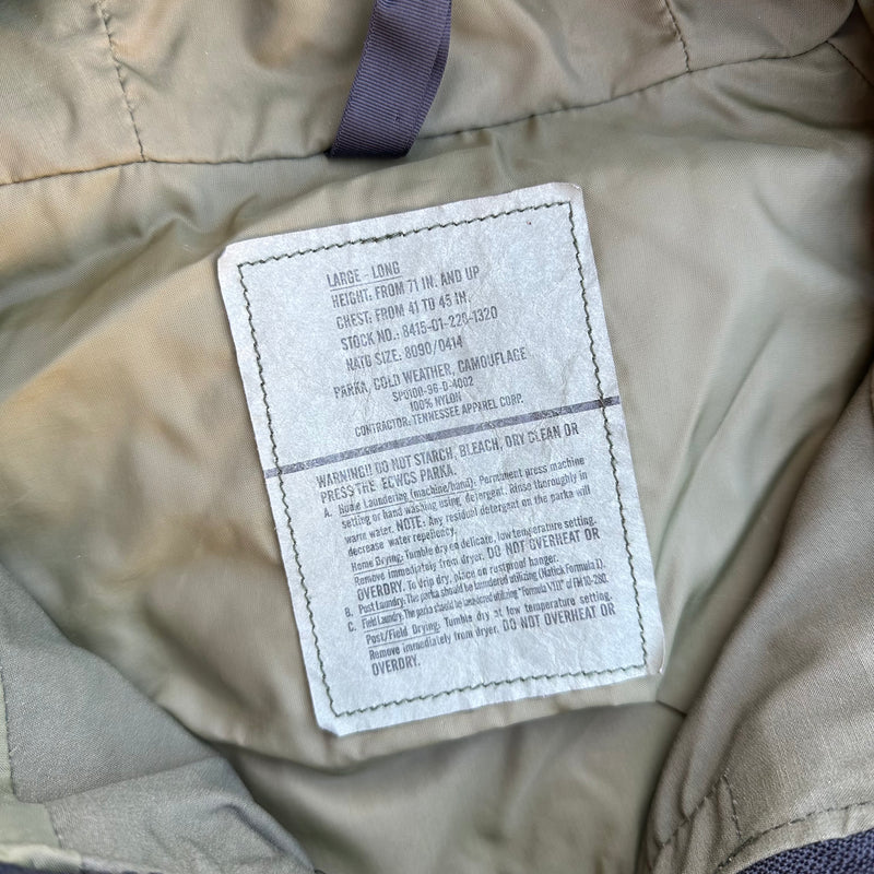 1990’s Deadstock US Army ECWCS Woodland Camo Gore-Tex Parka Large Long