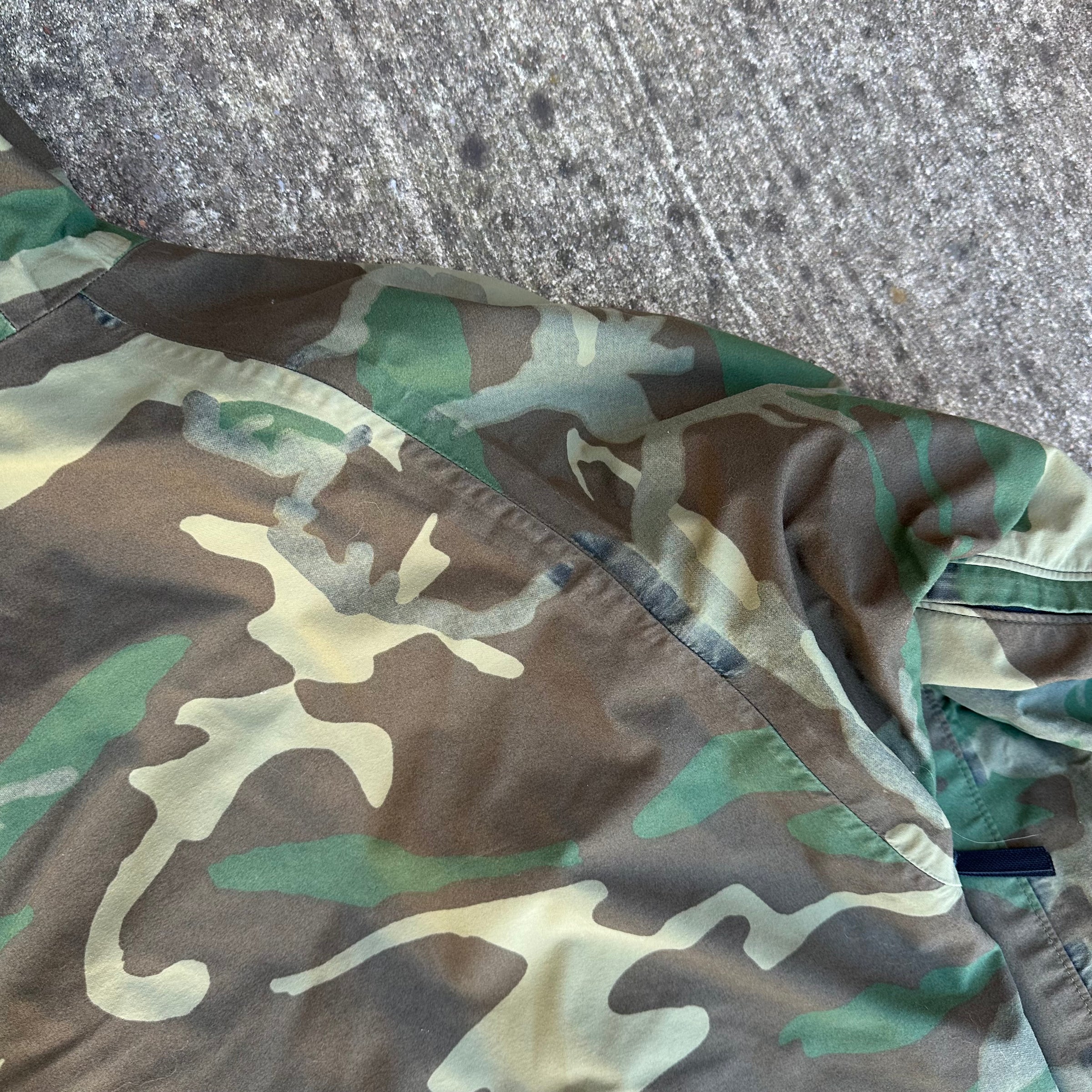 1990’s US Army ECWCS Woodland Camo Gore-Tex Parka Medium Long