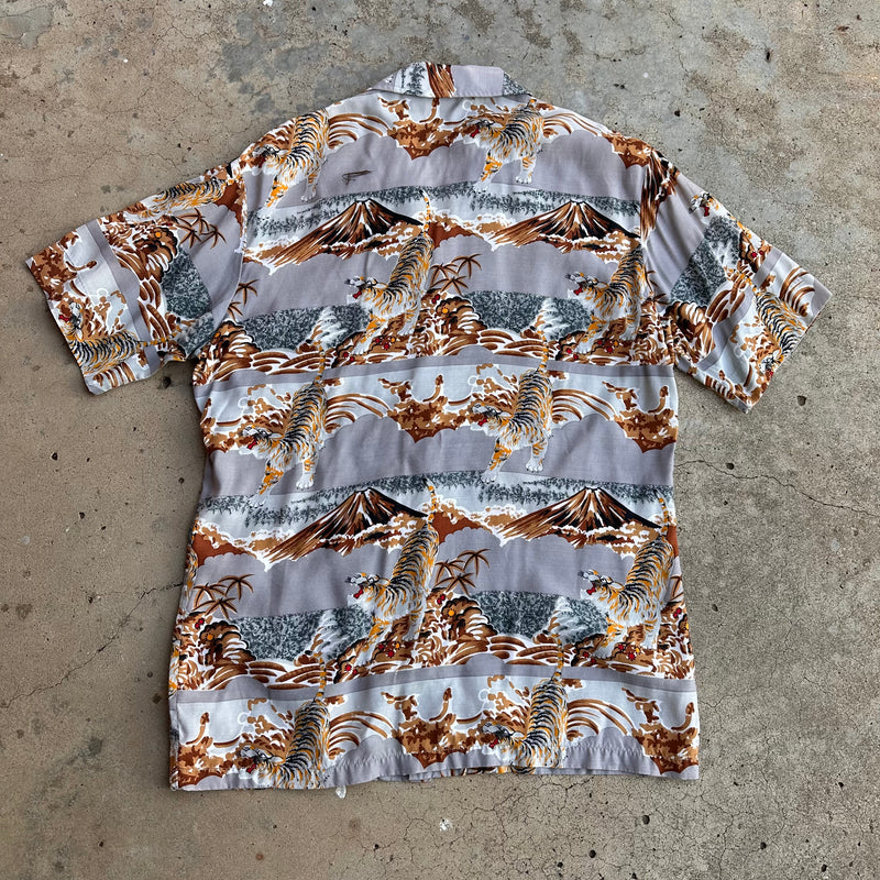 Late 90’s/Y2K Kennington Tiger Souvenir Rayon Blend Shirt Medium