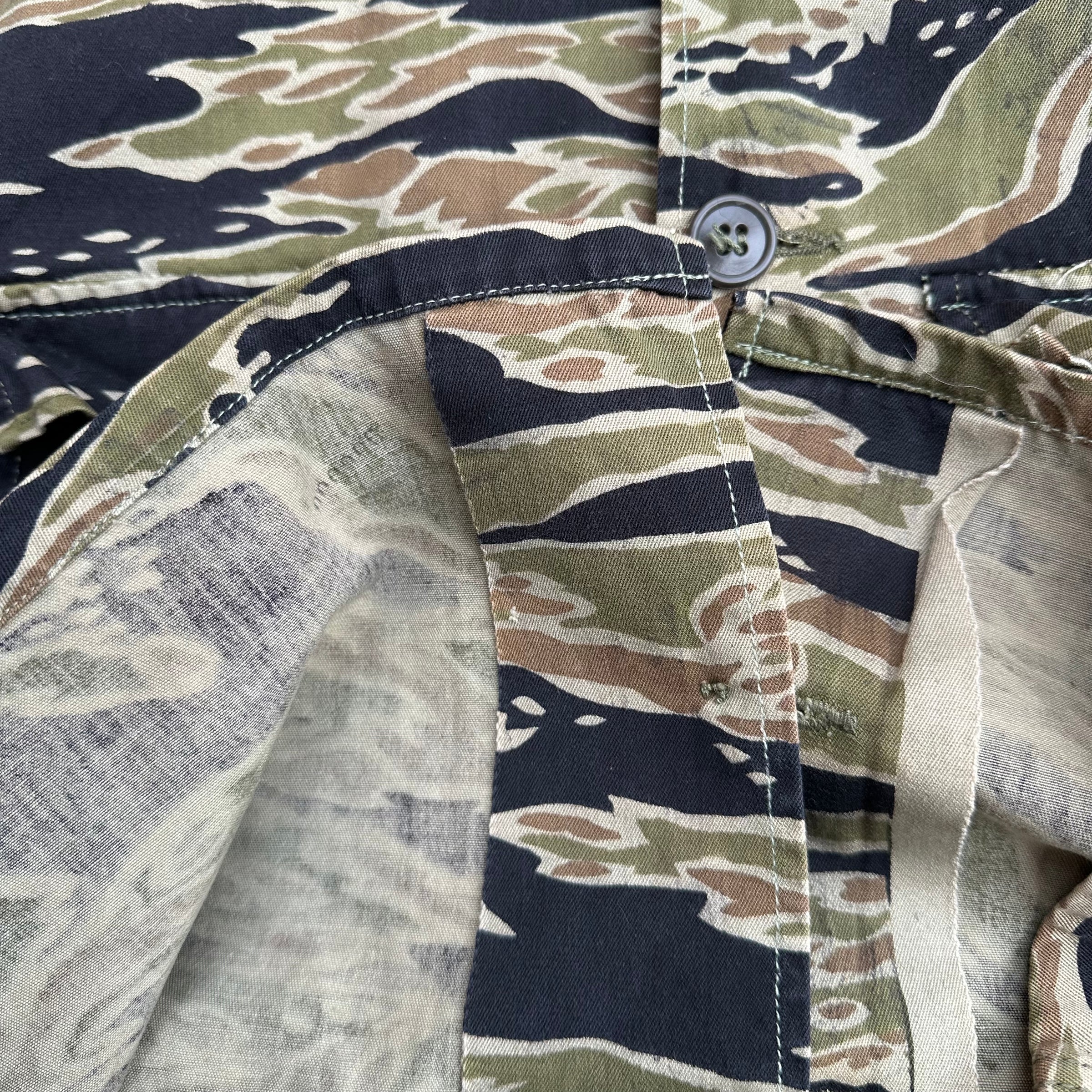 1960’s/70’s Vietnam War Late War Tiger Stripe Camo Shirt Asian Medium