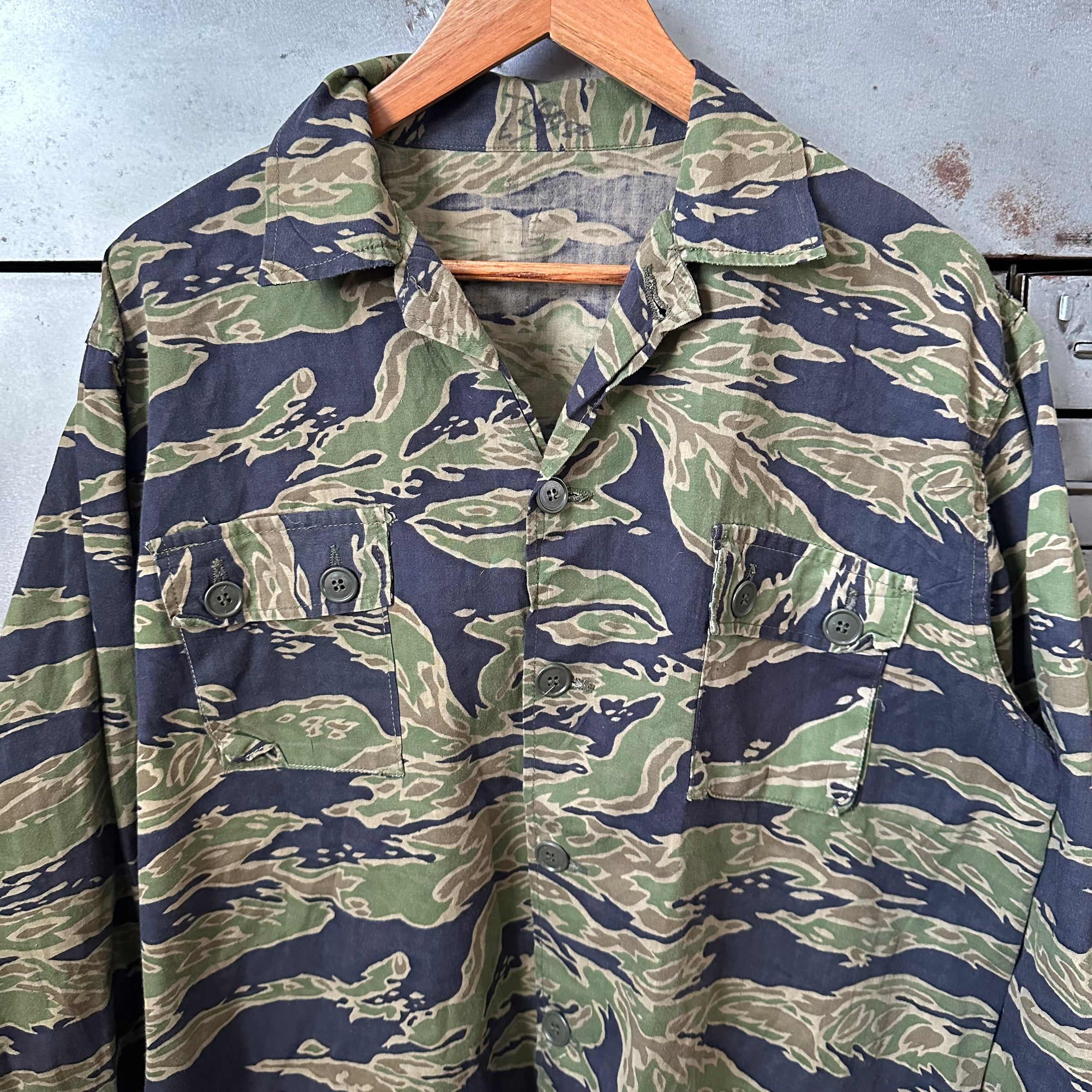 1960’s/70’s Late War Lightweight Tiger Stripe Shirt US Large