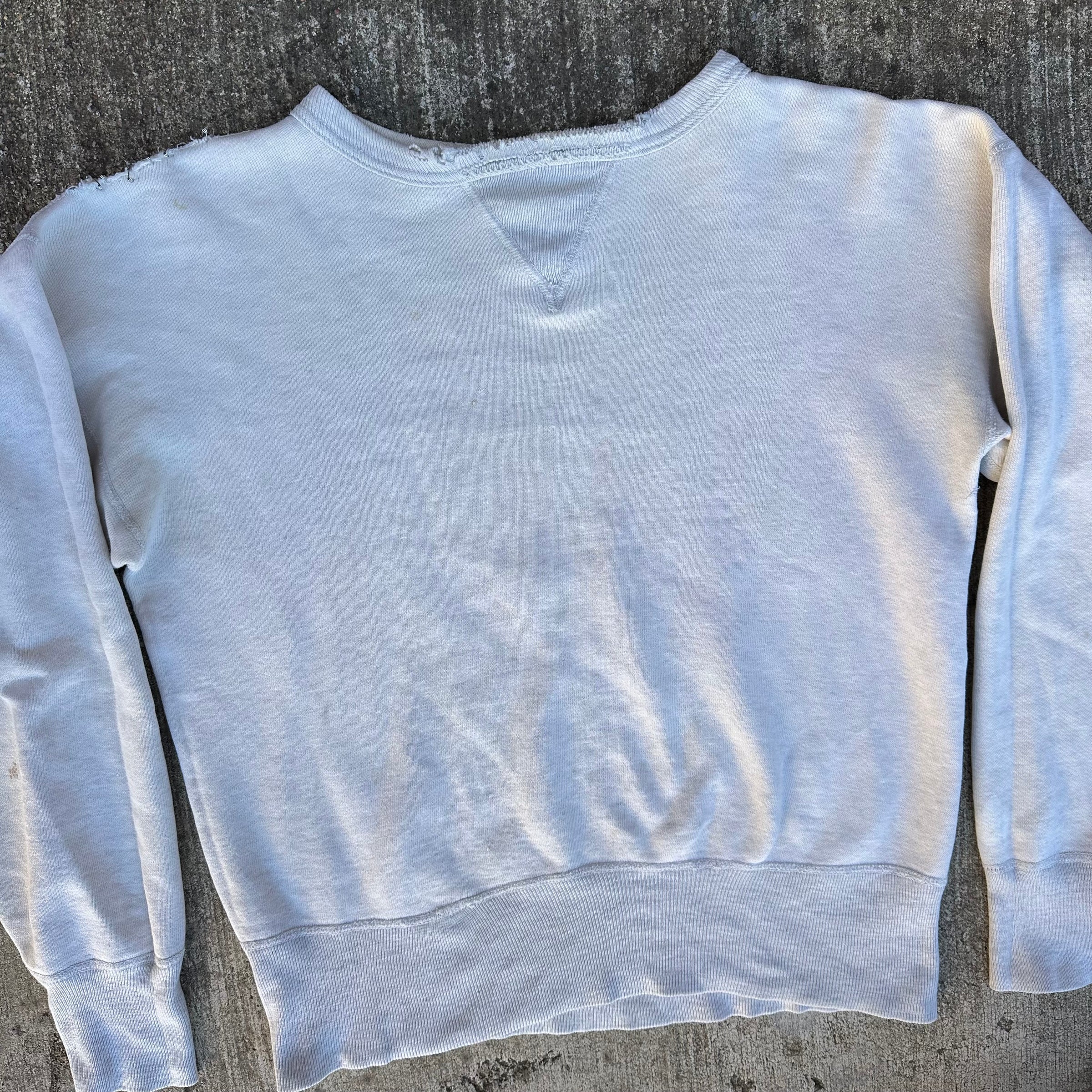 1950’s Two-Tone Single V Crewneck Sweatshirt