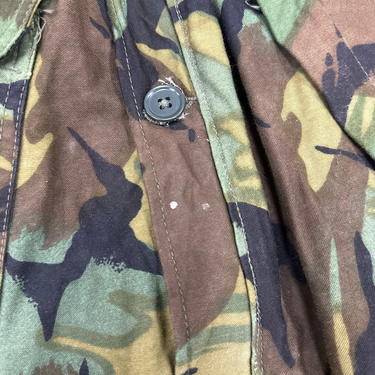 1960’s Deadstock British Military 1960 Pattern DPM Camo Combat Smock Size 8