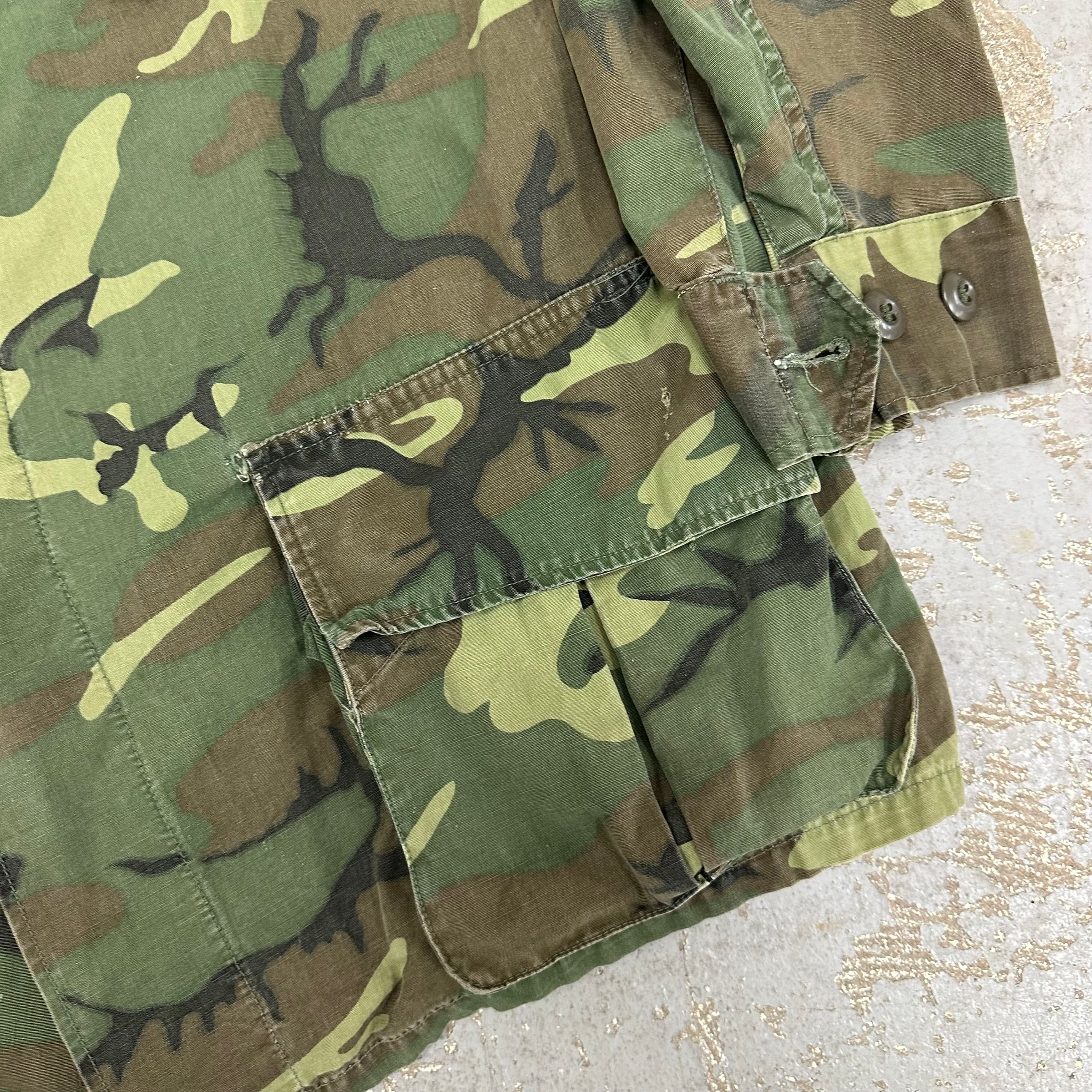1960’s Vietnam War ERDL Camo Poplin Jungle Jacket Medium Regular