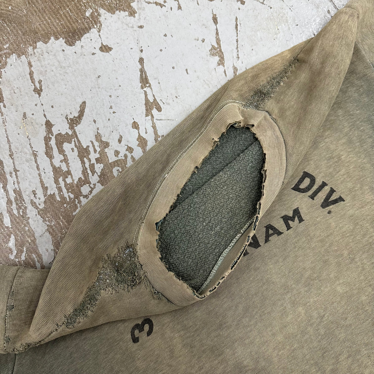 1960’s Vietnam War 3rd Marine Division Cut Off Sweatshirt Medium