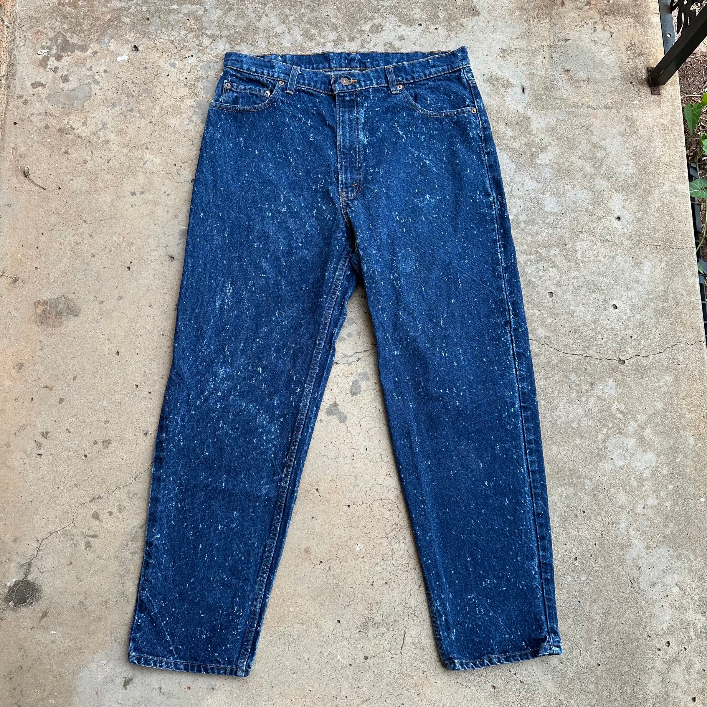 1990’s Galaxy Wash Levi’s 550 Denim Jeans 36” Waist