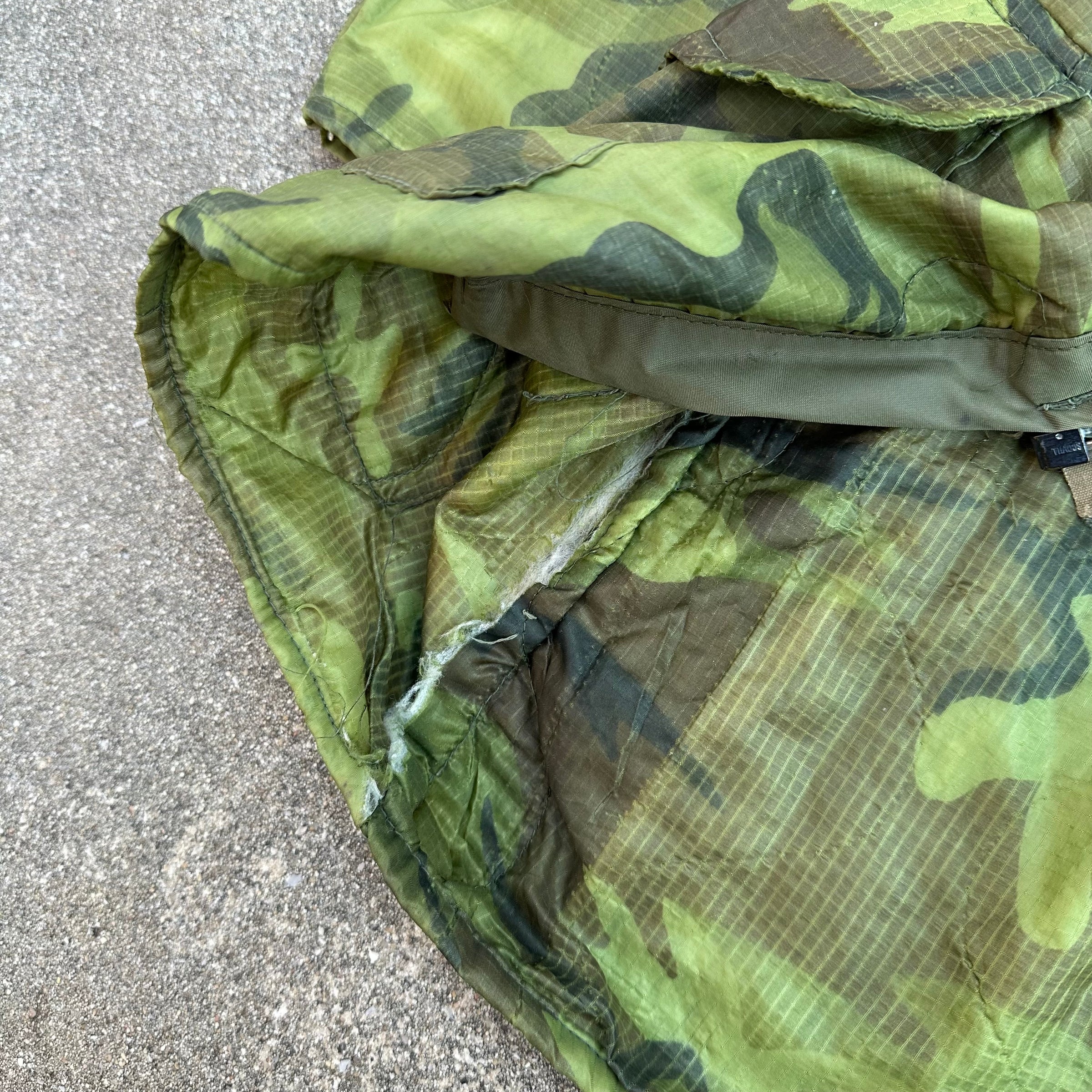 1960’s/70’s Vietnam War Tailor Made ERDL Camo Poncho Liner Jacket Large