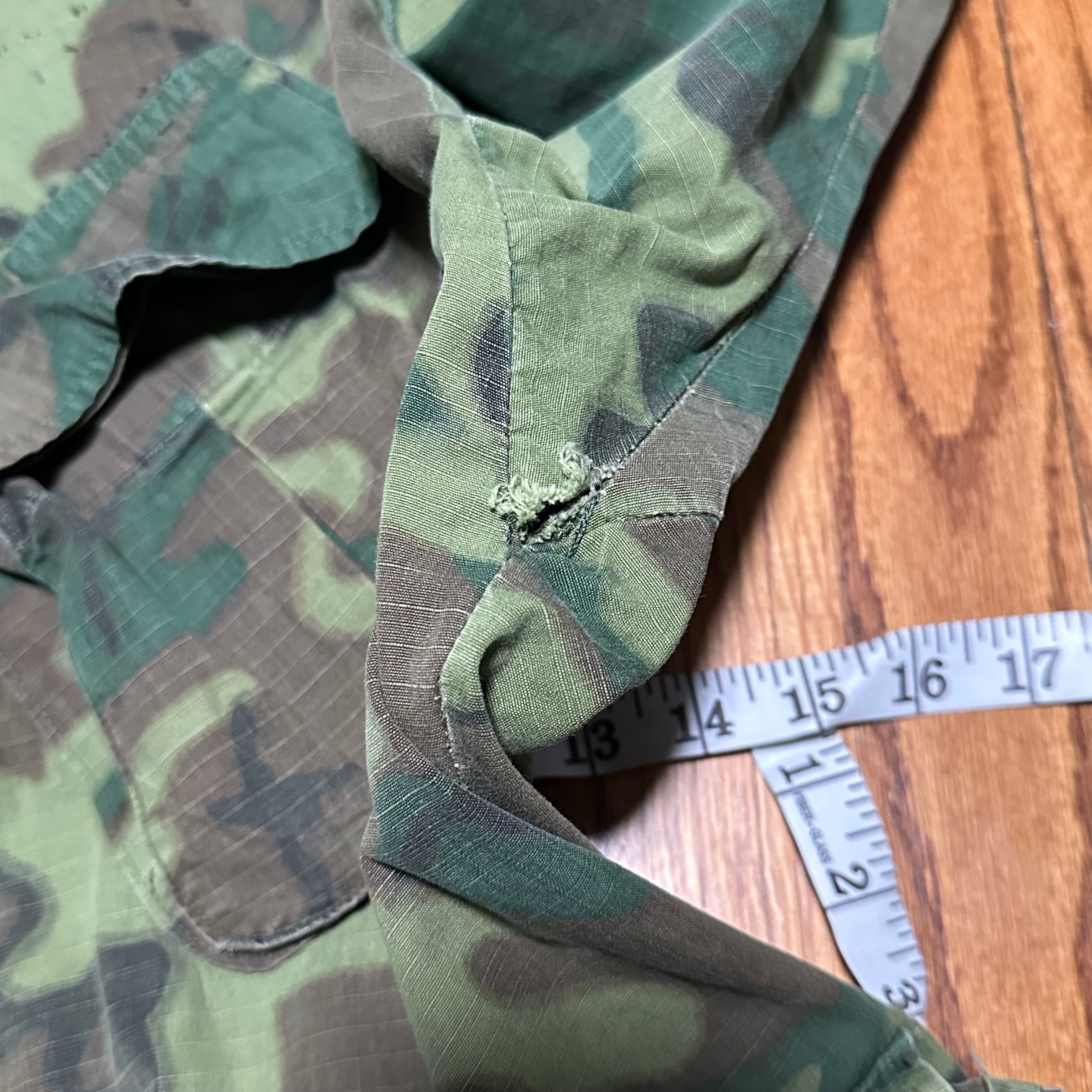 1970’s Vietnam War ERDL Camo Jungle Jacket Medium Short