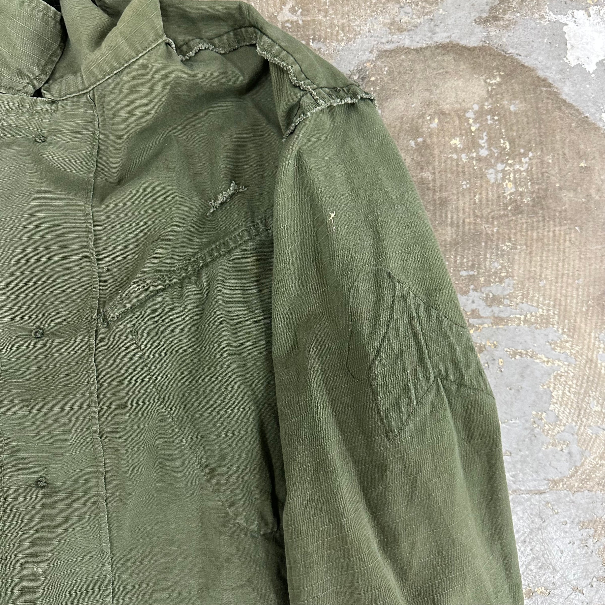 1960’s Vietnam War Patched 1st Cavalry Ripstop Jungle Jacket with CIB Small Short