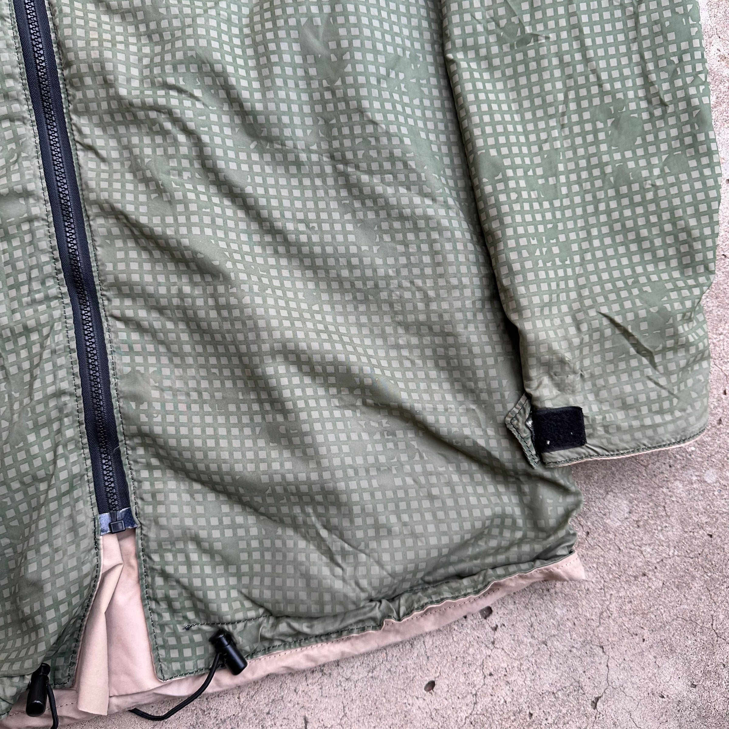 1990’s Reversible Desert Night Camo Lightweight Gore-Tex Parka Large Long