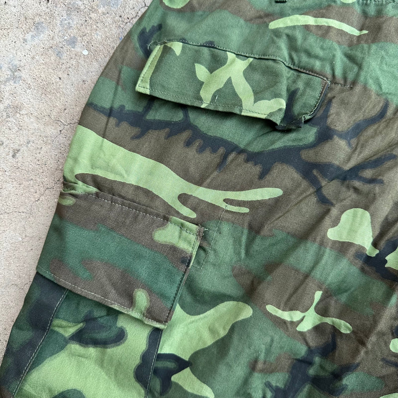 1960’s Deadstock Vietnam War Poplin ERDL Camo Jungle Pants XL Regular