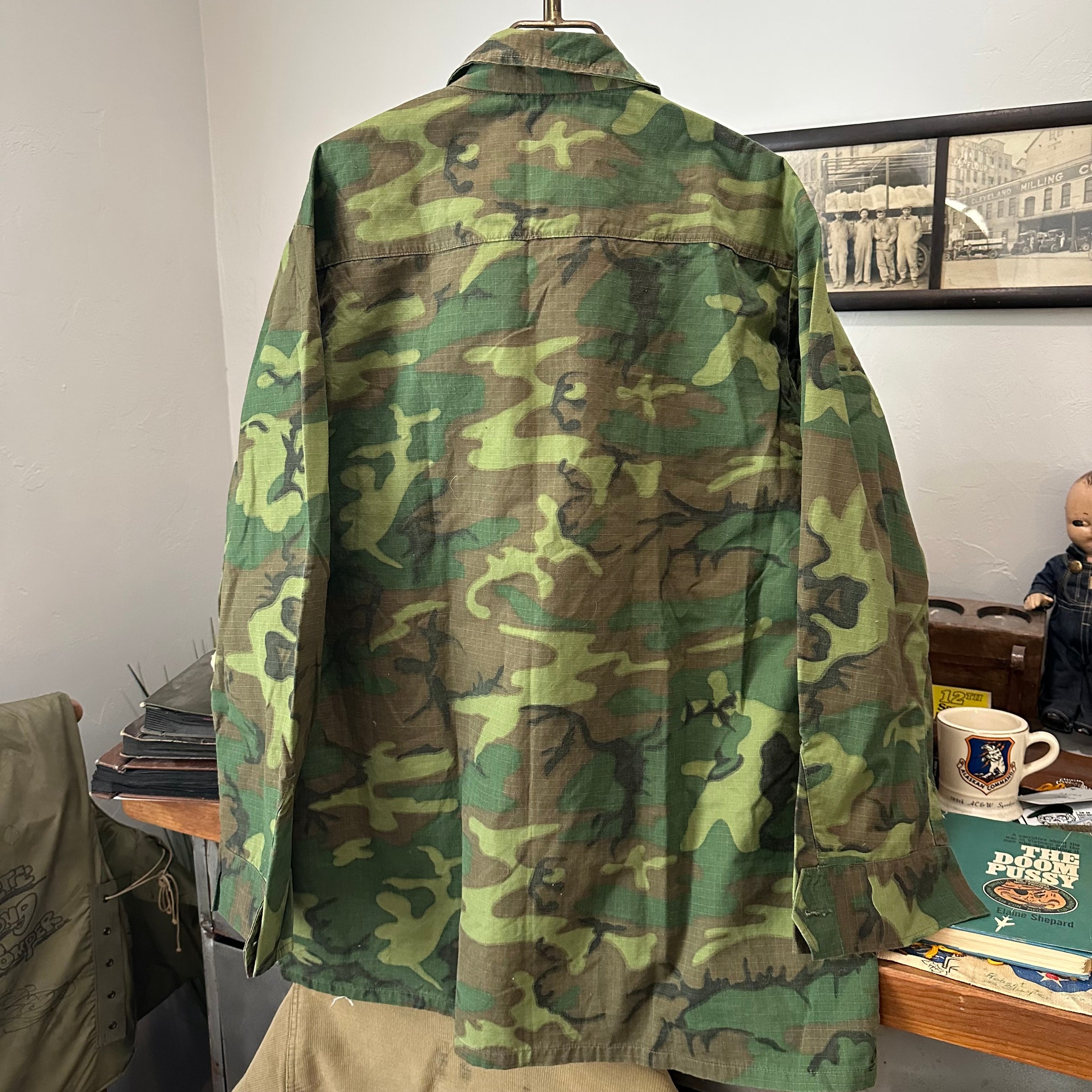 1960’s Deadstock Vietnam War ERDL Jungle Jacket Large Regular