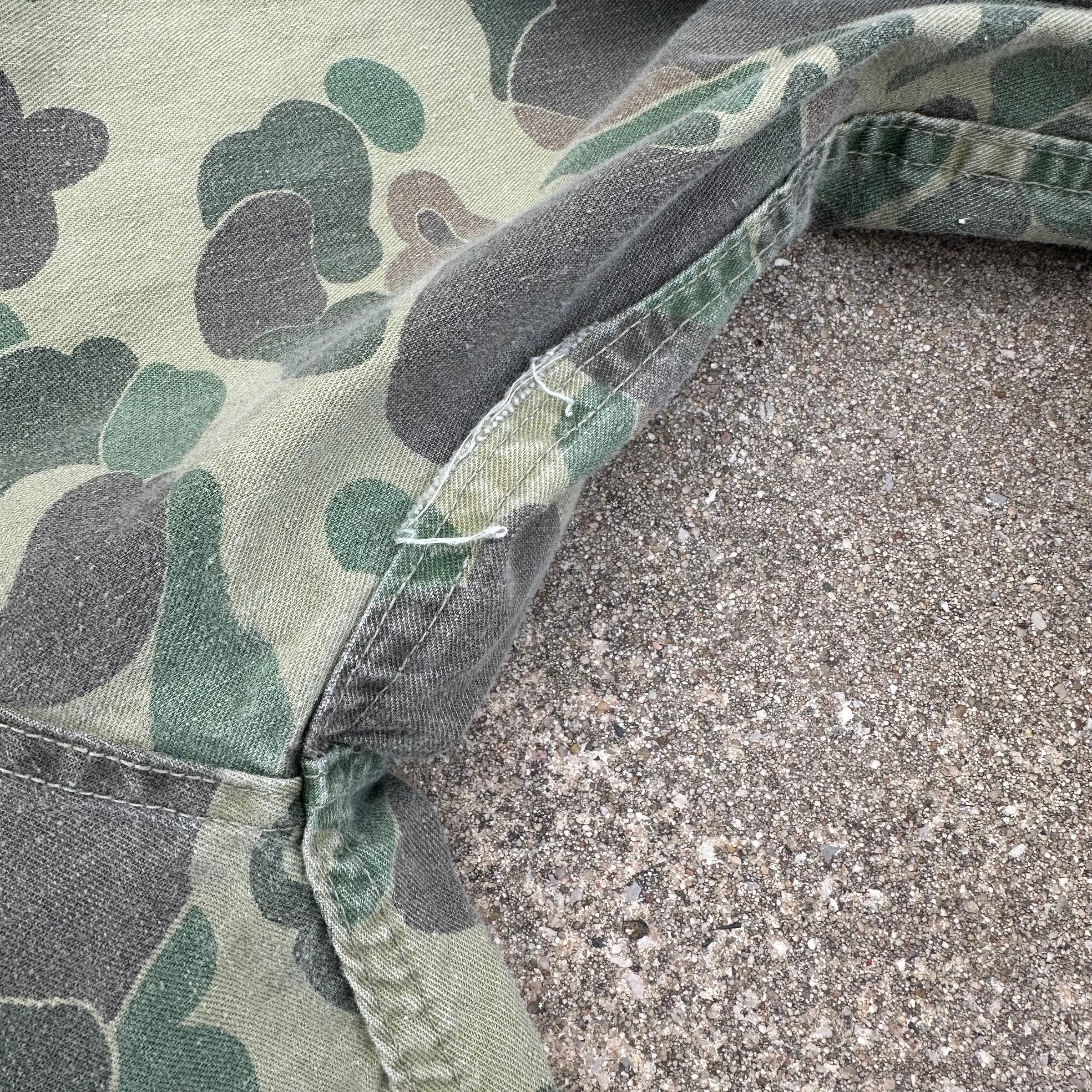 1960’s Kamo Brand 13 Star Button Duck Hunter Camo Shirt 23.5” Chest