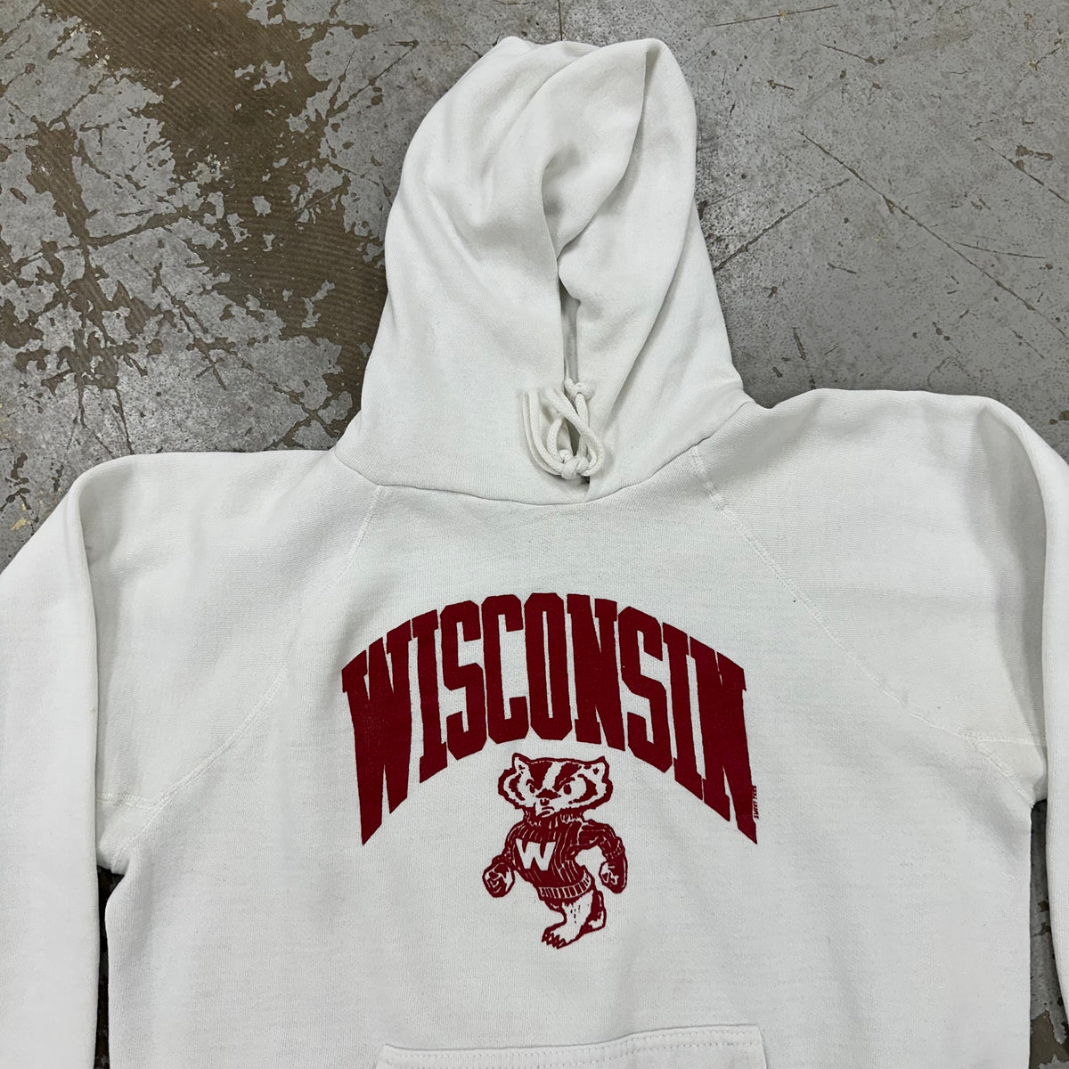 1980’s Wisconsin Badger Raglan Hooded Sweatshirt Medium