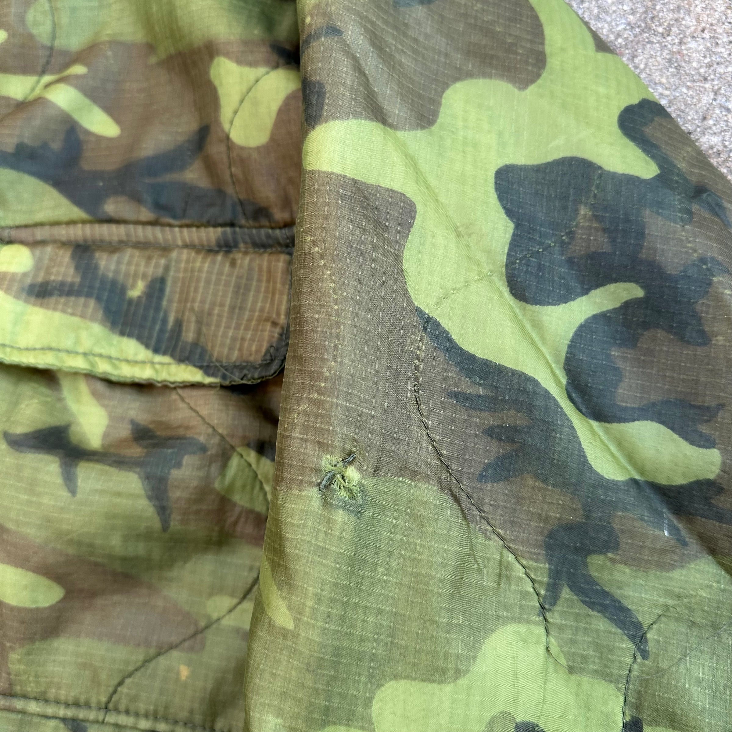 1960’s/70’s Vietnam War Tailor Made ERDL Camo Poncho Liner Jacket Large