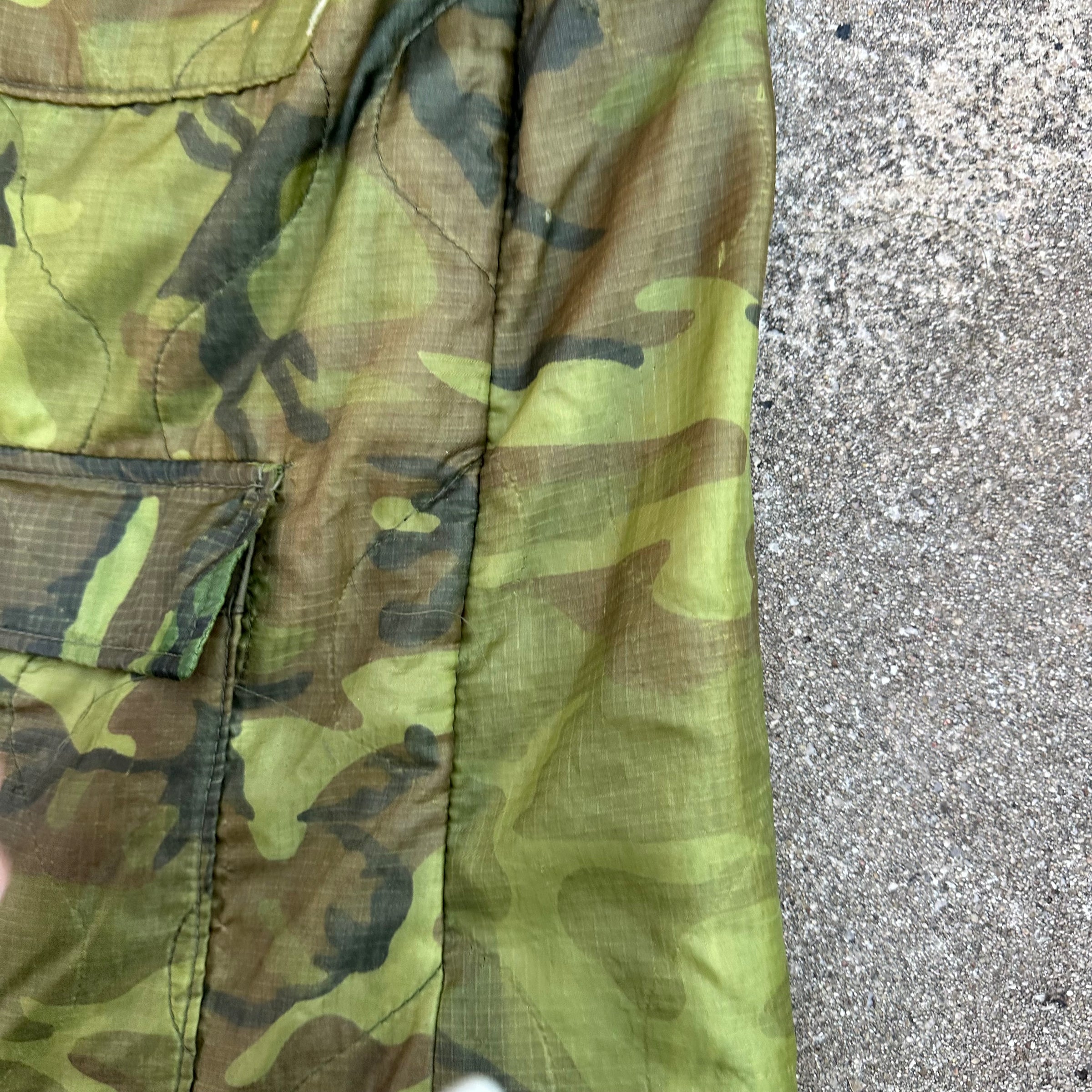 1960’s/70’s Vietnam War Tailor Made ERDL Camo Poncho Liner Jacket Large