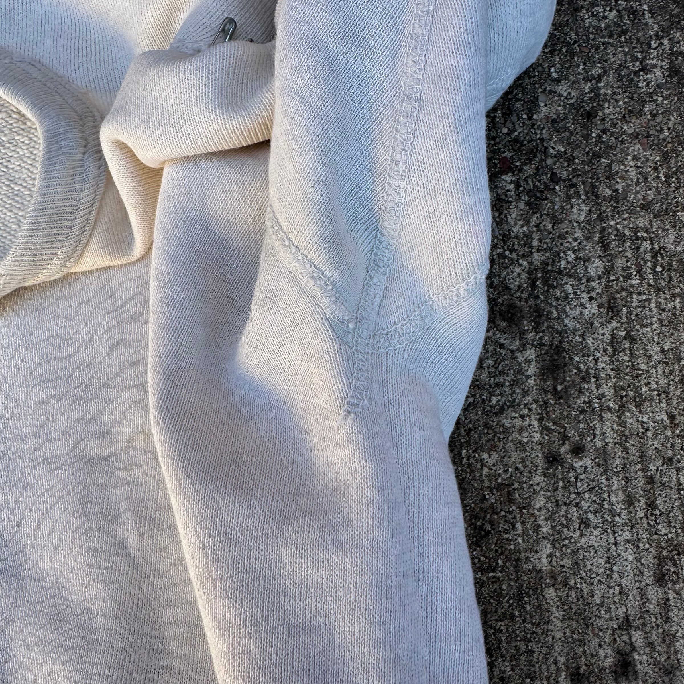 1950’s Two-Tone Single V Crewneck Sweatshirt