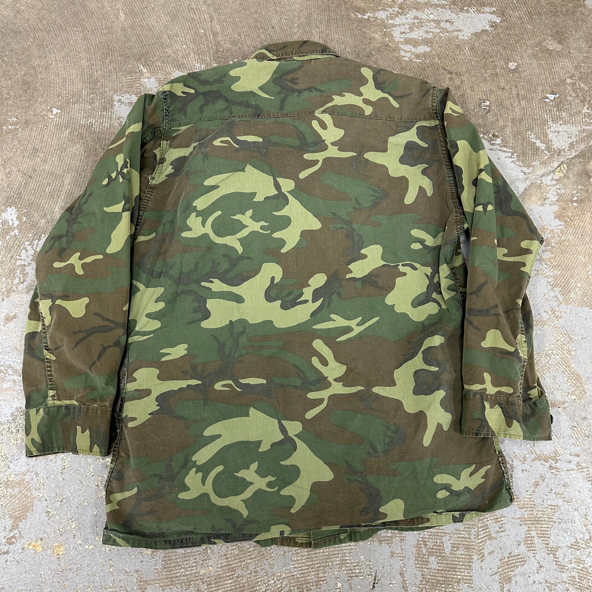 1960’s Vietnam War ERDL Camo Poplin Jungle Jacket Medium Regular