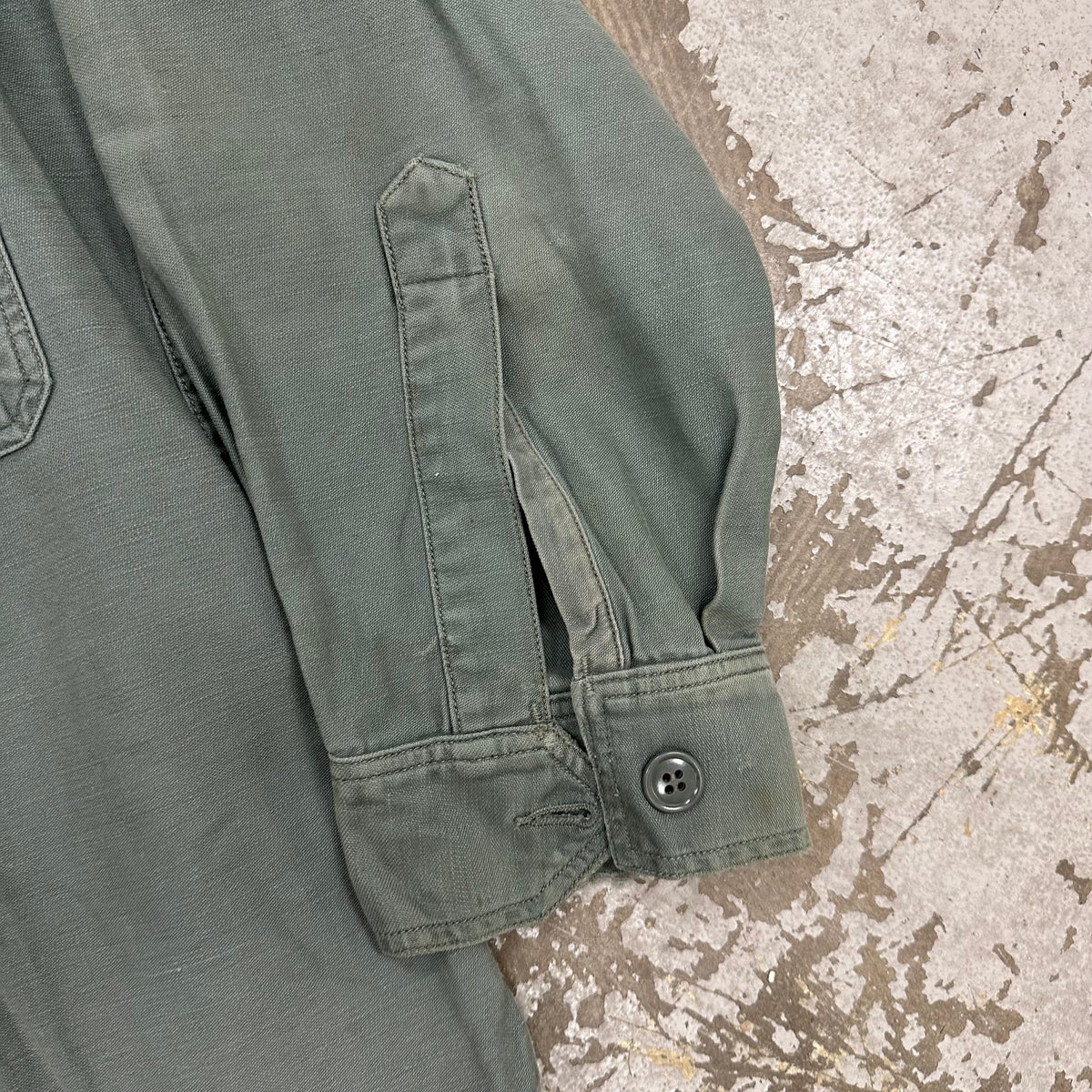 1960’s USAF Sage Green Utility Shirt Small