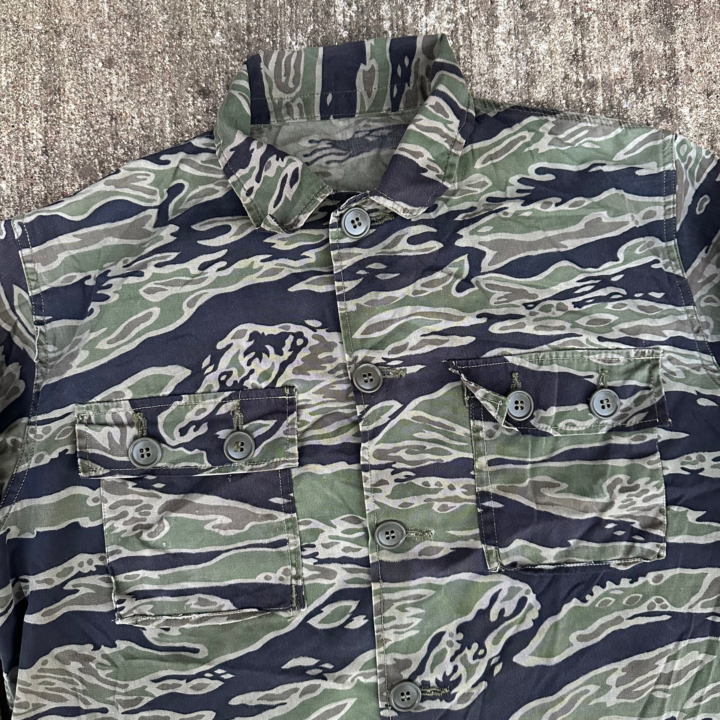 1960’s/70’s Late War Tiger Stripe Camo Shirt 22” Chest