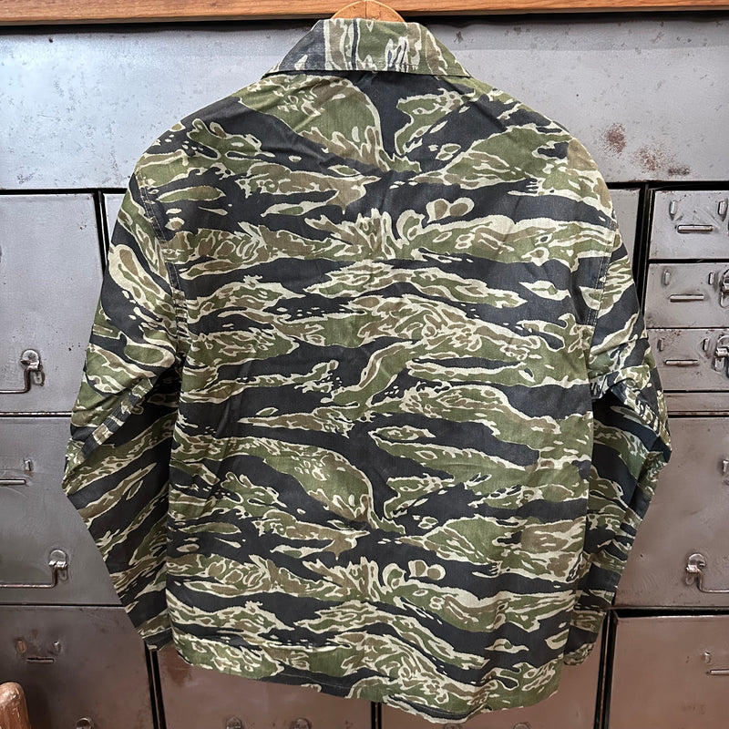 1960’s Mint Vietnam War CIDG Splotch Pattern Tiger Stripe Camo Shirt 21” Chest