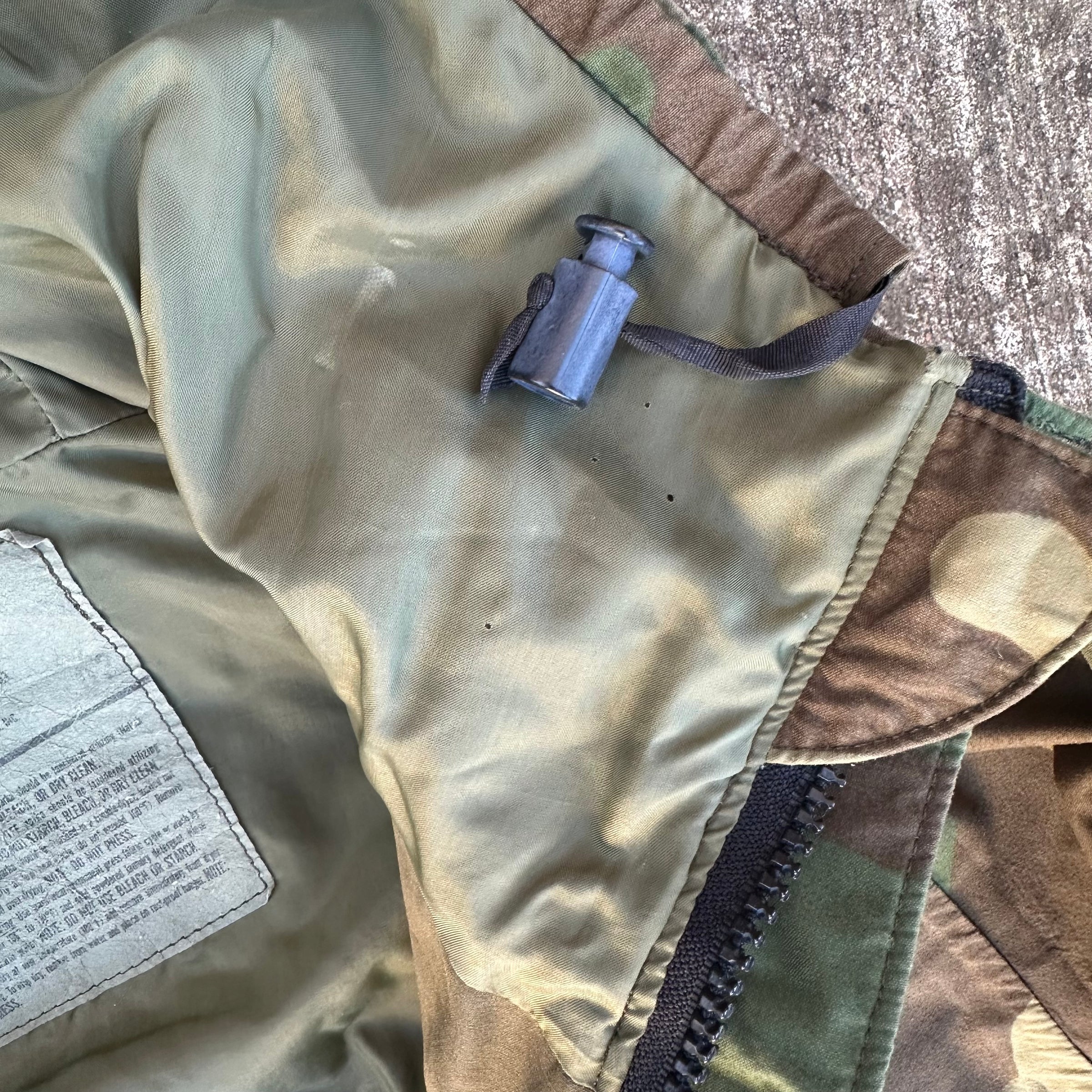 1990’s US Army ECWCS Woodland Camo Gore-Tex Parka Medium Long