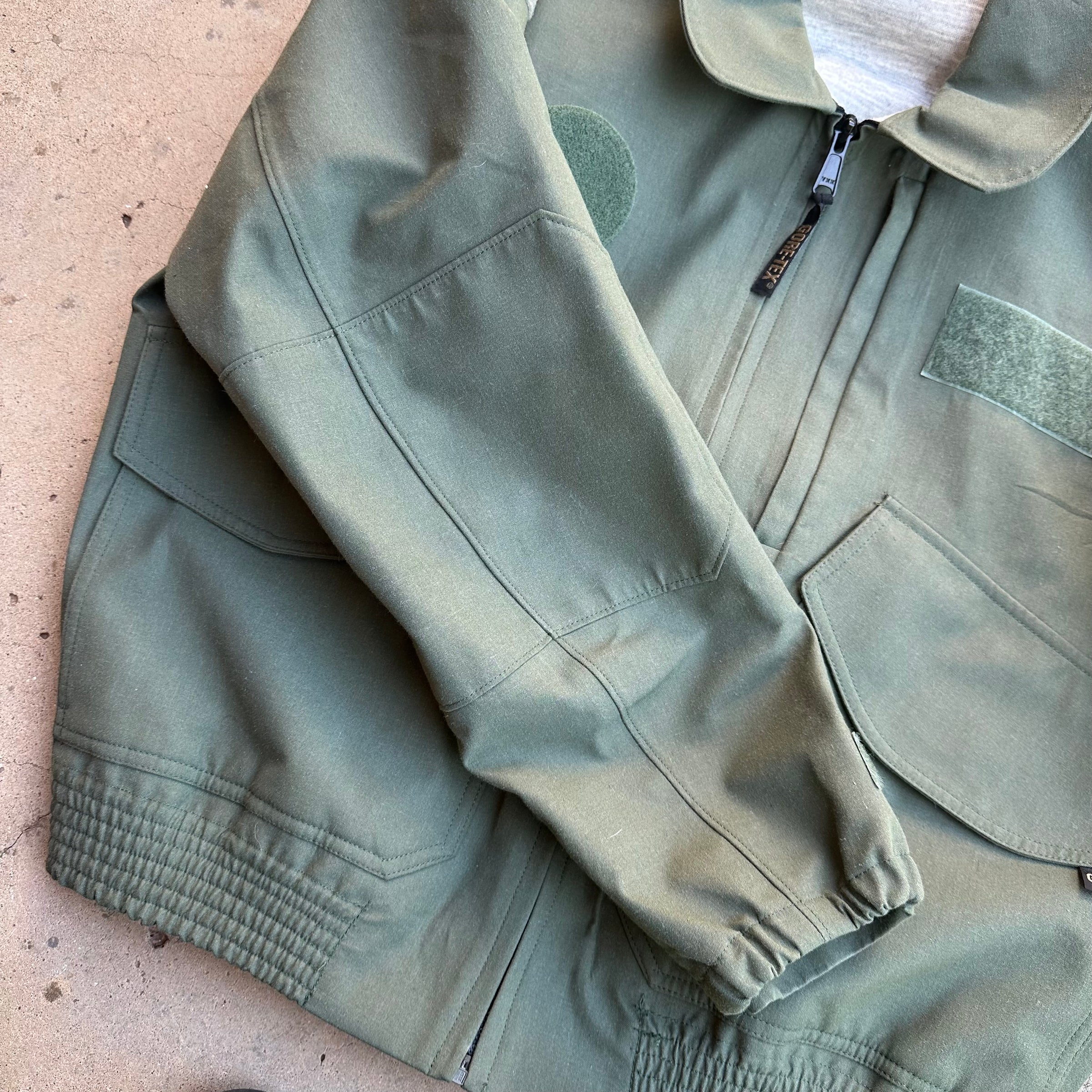 USAF Nomex Gore-Tex Fire Resistant CWU-106/P Flight Jacket Medium Regular