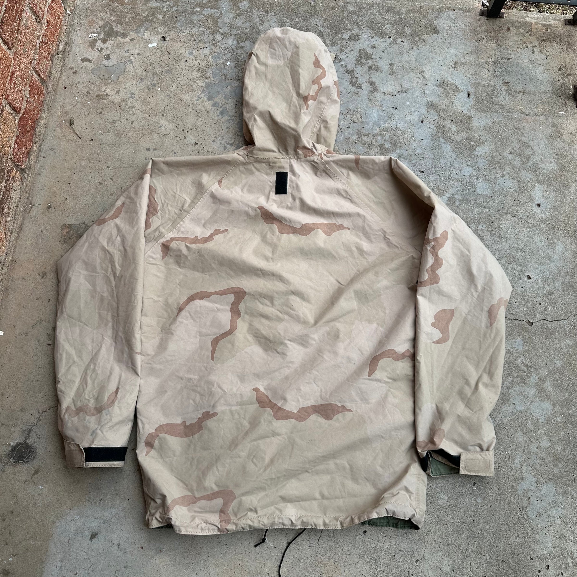 1990’s Reversible Desert Night Camo Lightweight Gore-Tex Parka Large Long