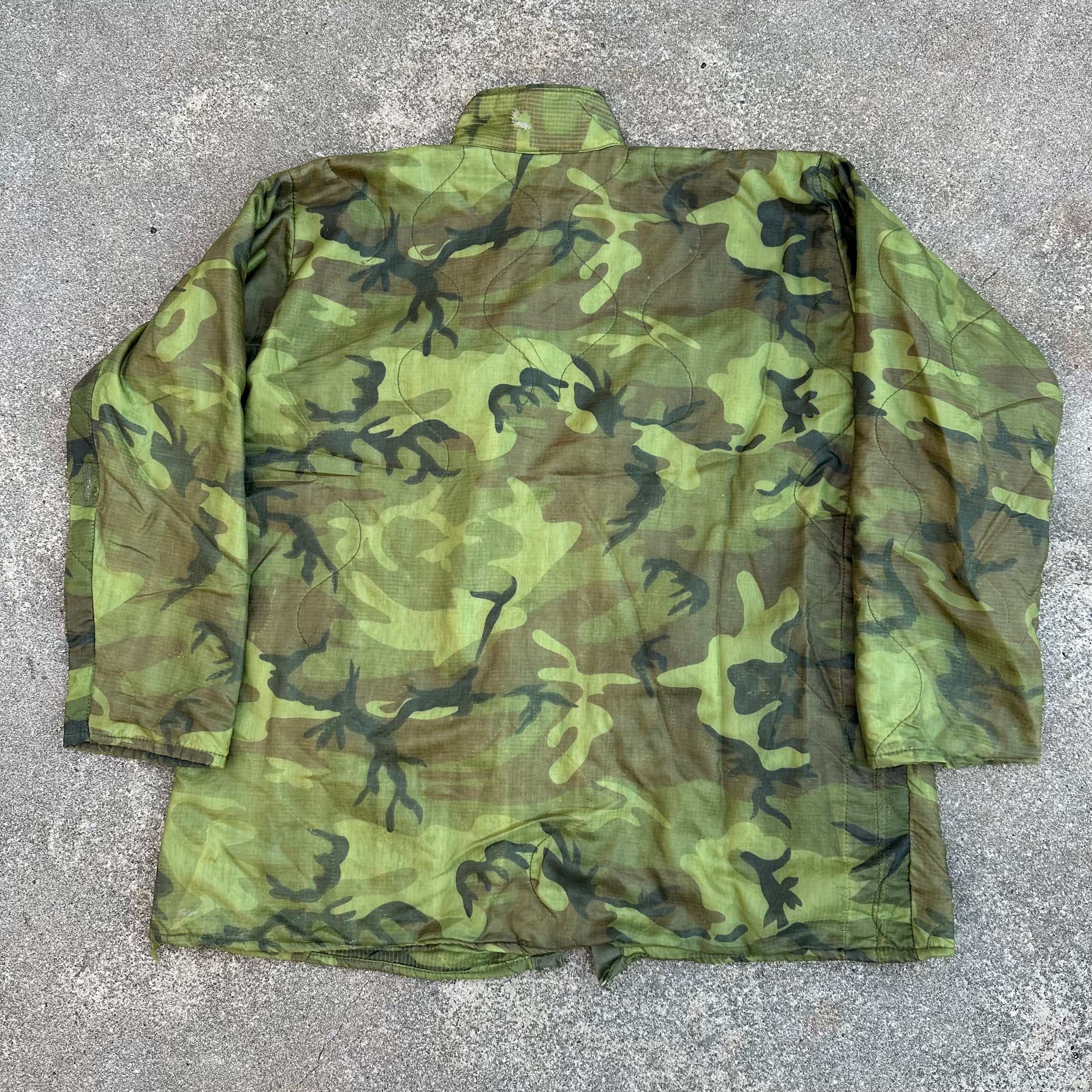 1960’s/70’s Vietnam War Tailor Made ERDL Camo Poncho Liner Jacket Large