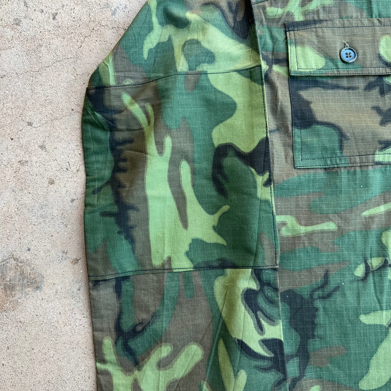 1960’s Deadstock Vietnam War ARVN Ripstop ERDL Shirt Size 3