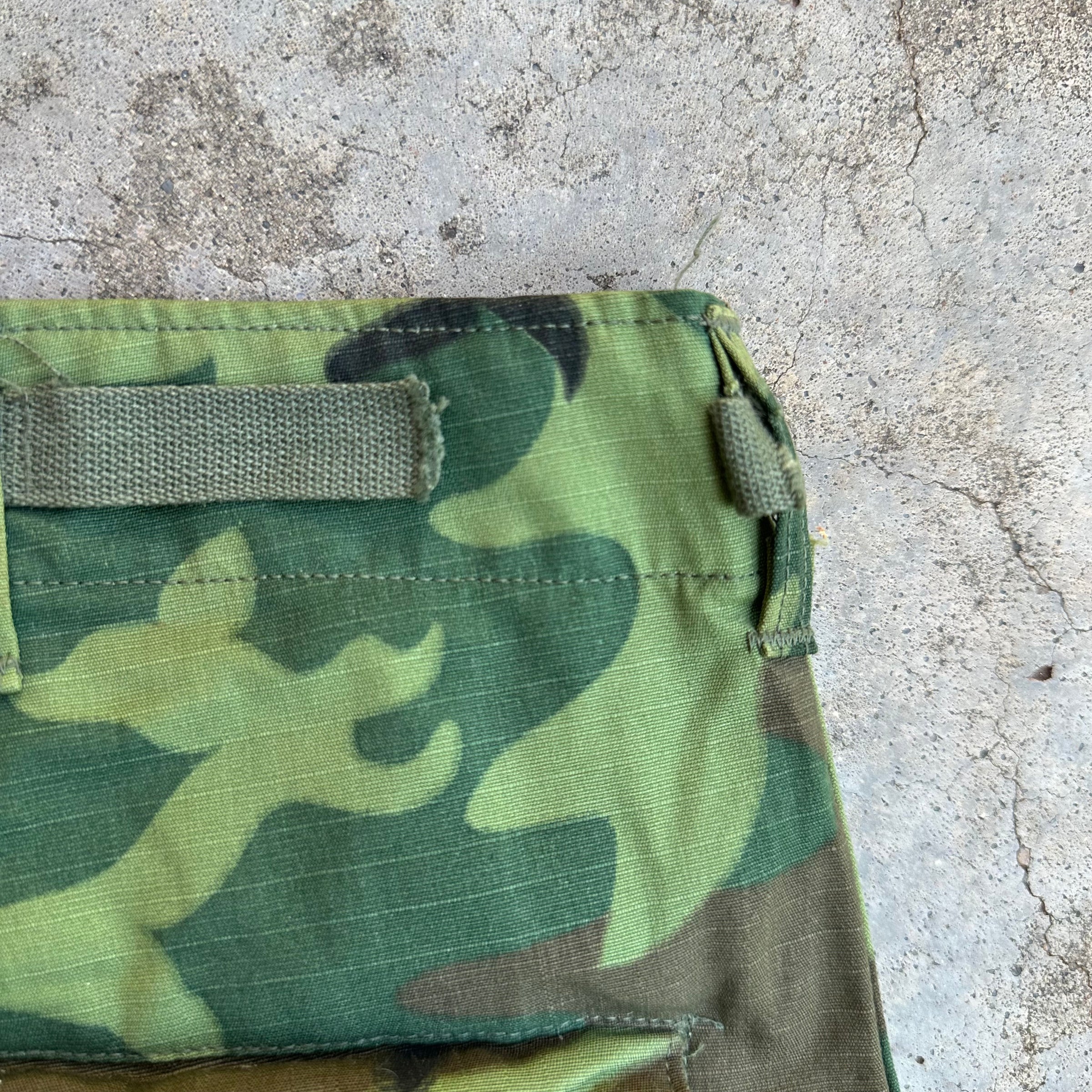 1960’s Deadstock Vietnam War ERDL Camo Jungle Pants Medium Short