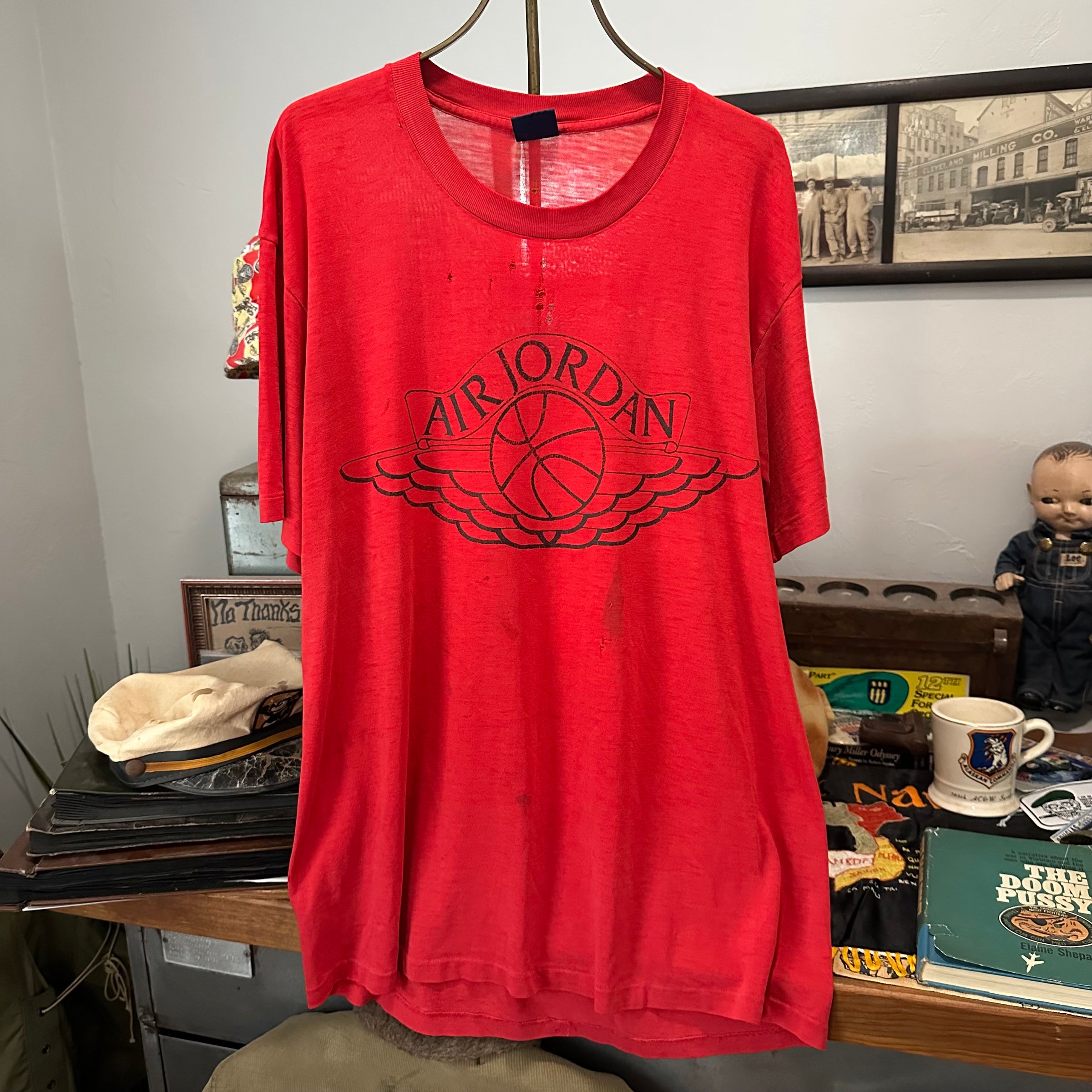 1985 Paper Thin Air Jordan Wings T-Shirt Large