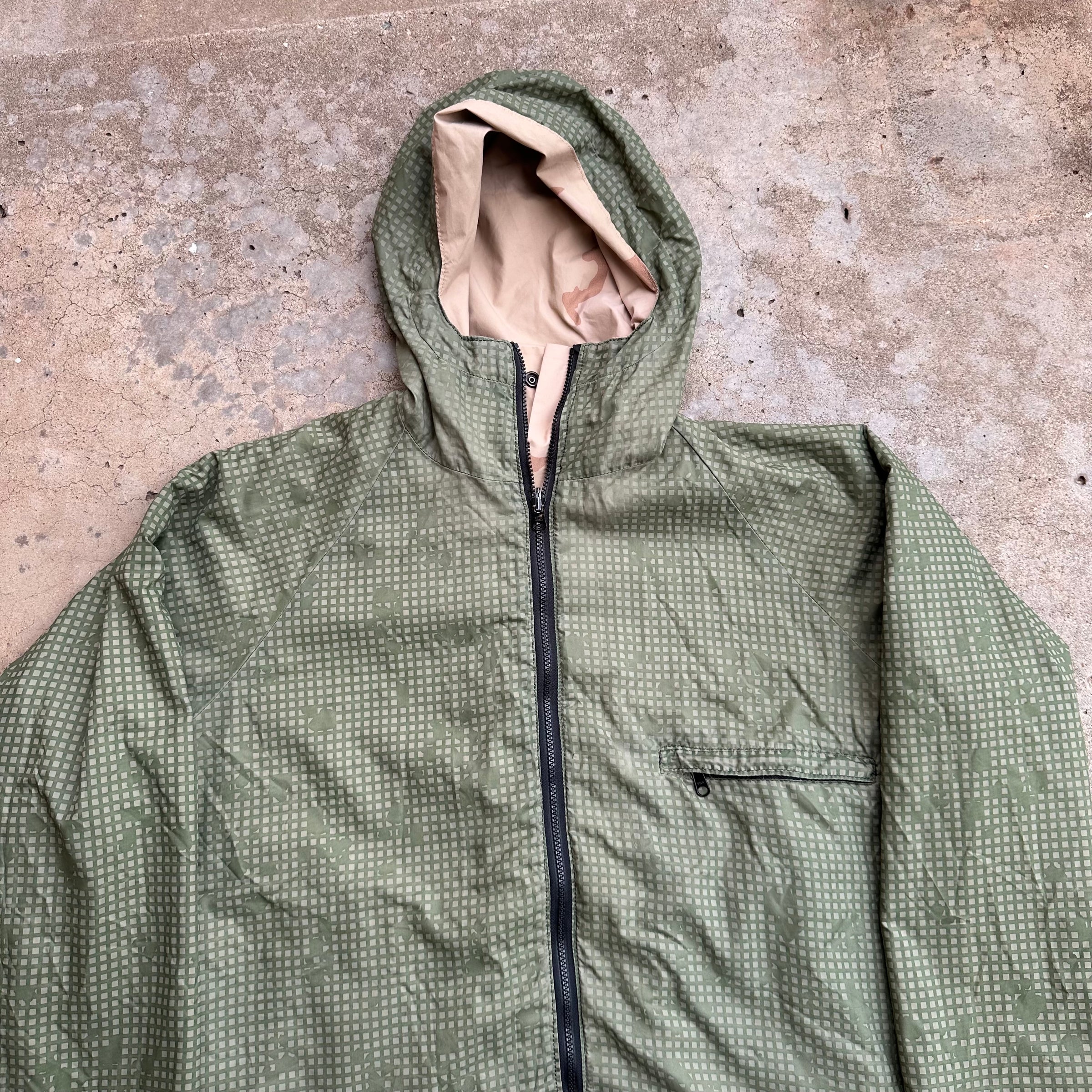 1990’s Reversible Desert Night Camo Lightweight Gore-Tex Parka Large Long