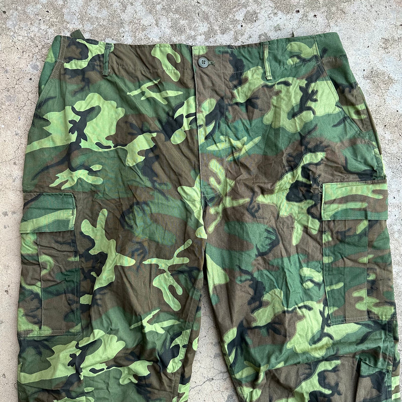 1960’s Deadstock Vietnam War Poplin ERDL Camo Jungle Pants XL Regular