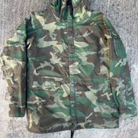 1990’s US Army ECWCS Woodland Camo Gore-Tex Parka Medium Long