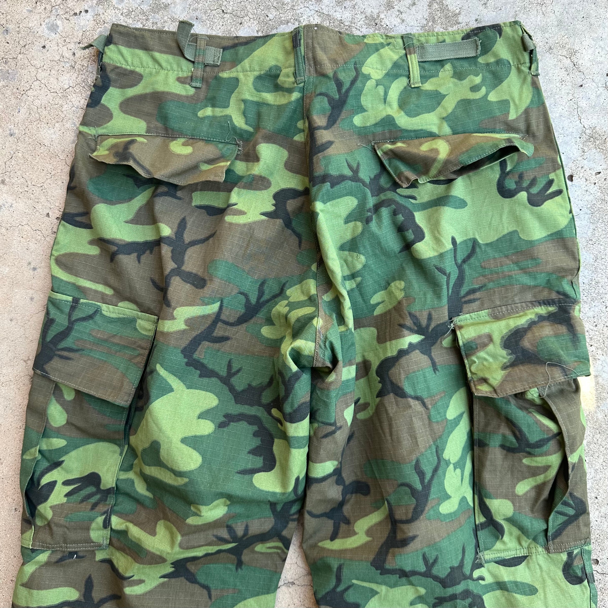 1960’s Deadstock Vietnam War ERDL Camo Jungle Pants Medium Short