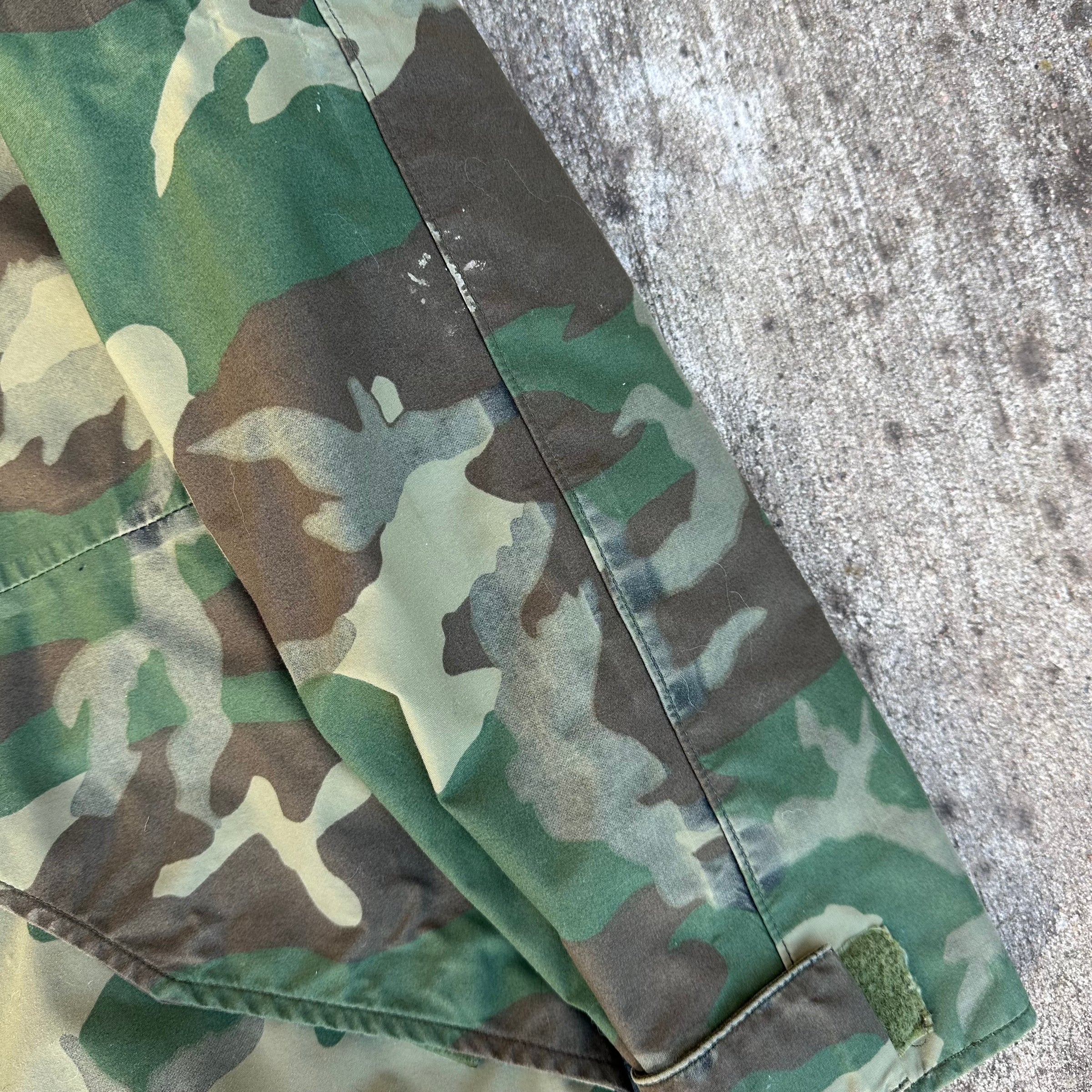 1990’s US Army ECWCS Woodland Camo Gore-Tex Parka Medium Long