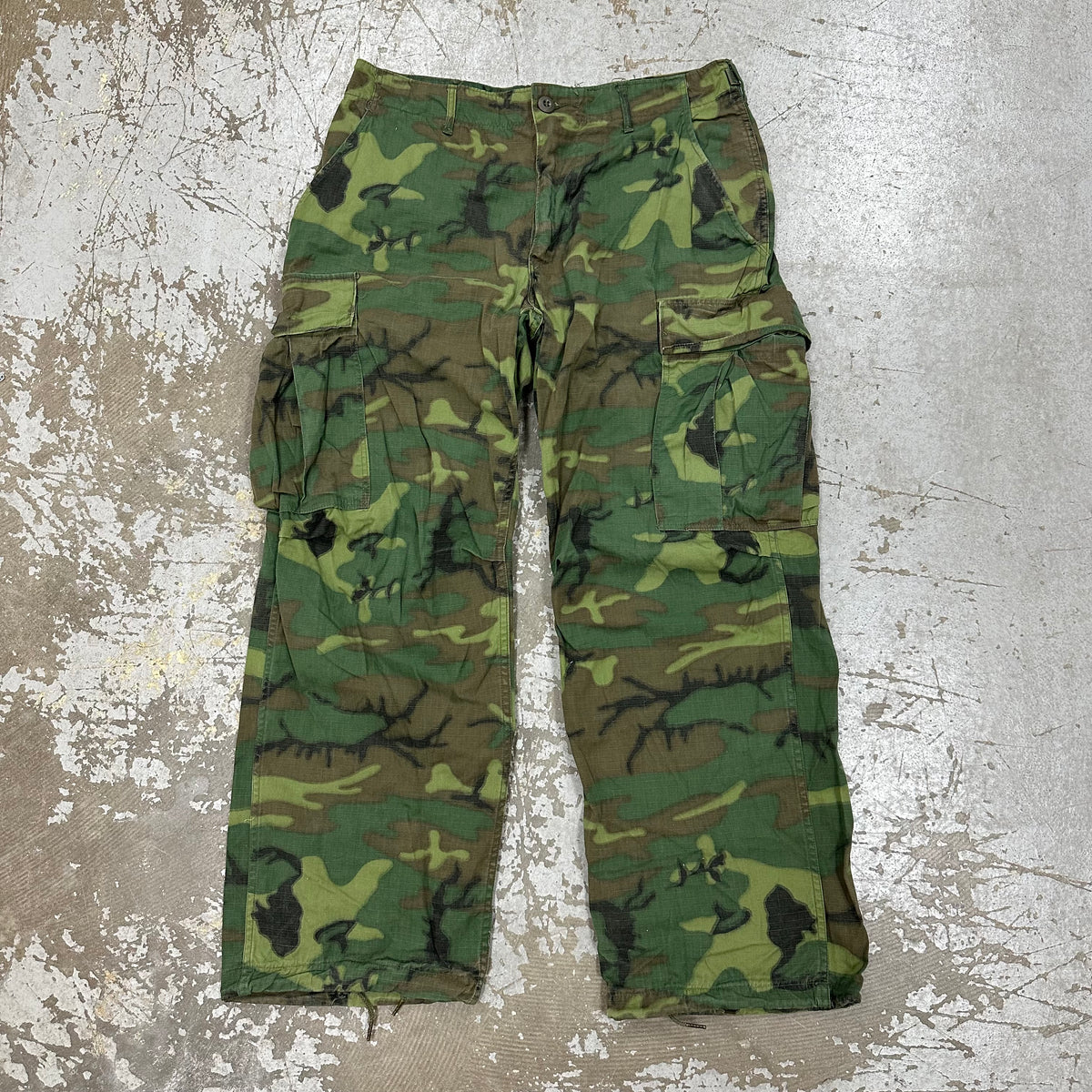 1960’s Mint Vietnam War ERDL Camo Ripstop Jungle Pants Medium Short