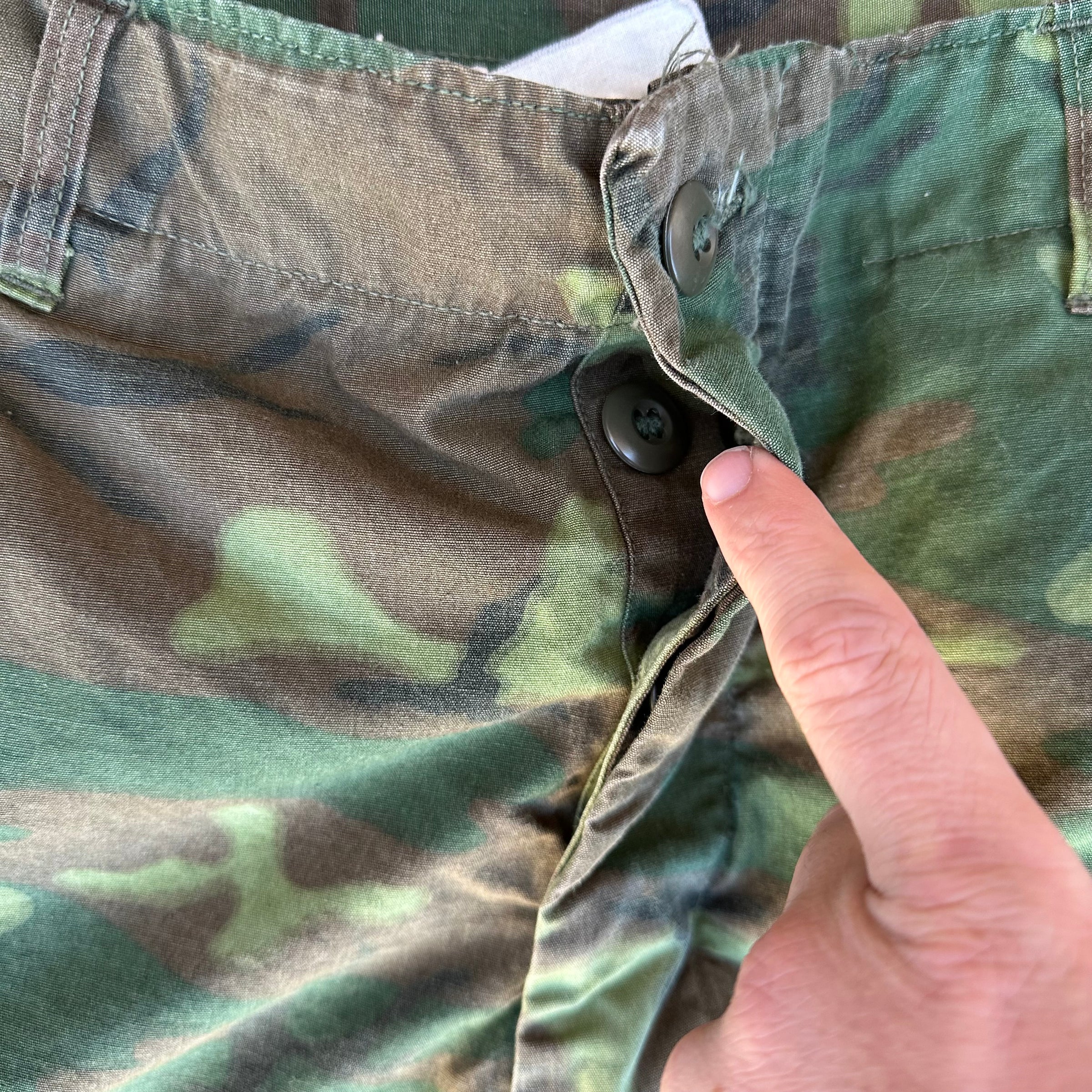 1960’s Vietnam War Poplin ERDL Camo Jungle Pants Large Short