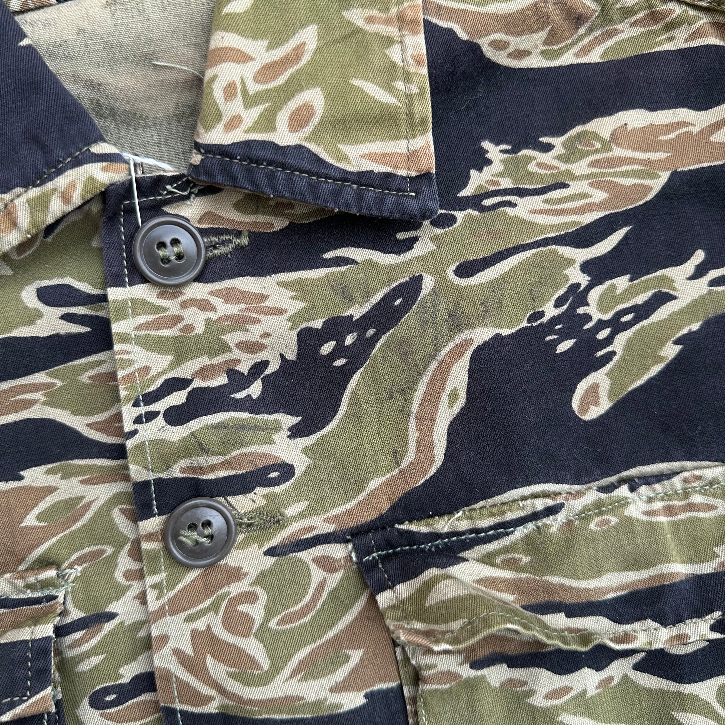 1960’s/70’s Vietnam War Late War Tiger Stripe Camo Shirt Asian Medium
