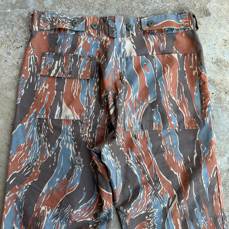 1980’s Flowing Blood Camo Hunting Pants 33” - 36” x 28”