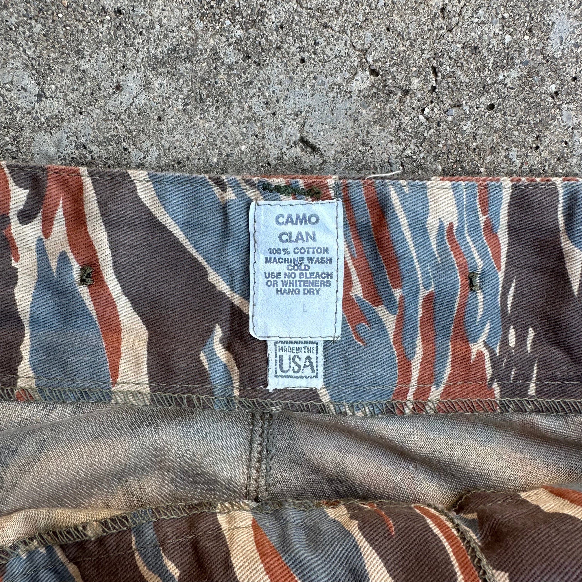 1980’s Flowing Blood Camo Hunting Pants 33” - 36” x 28”