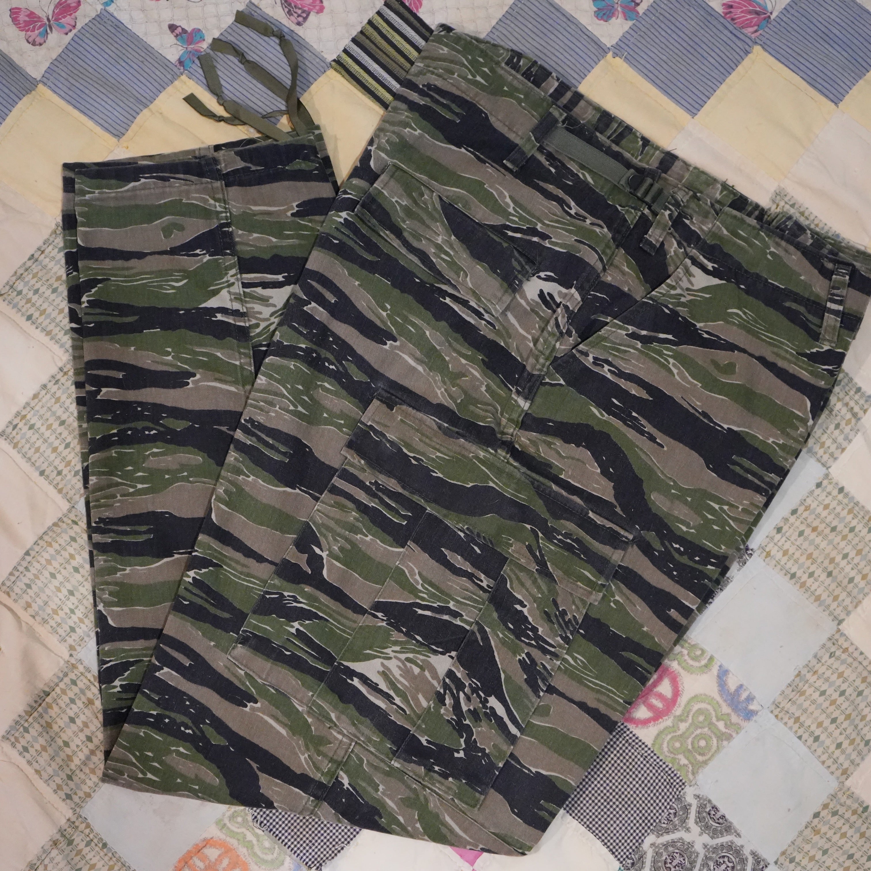 1980s Tiger Stripe Camo XL deals shirt and pants