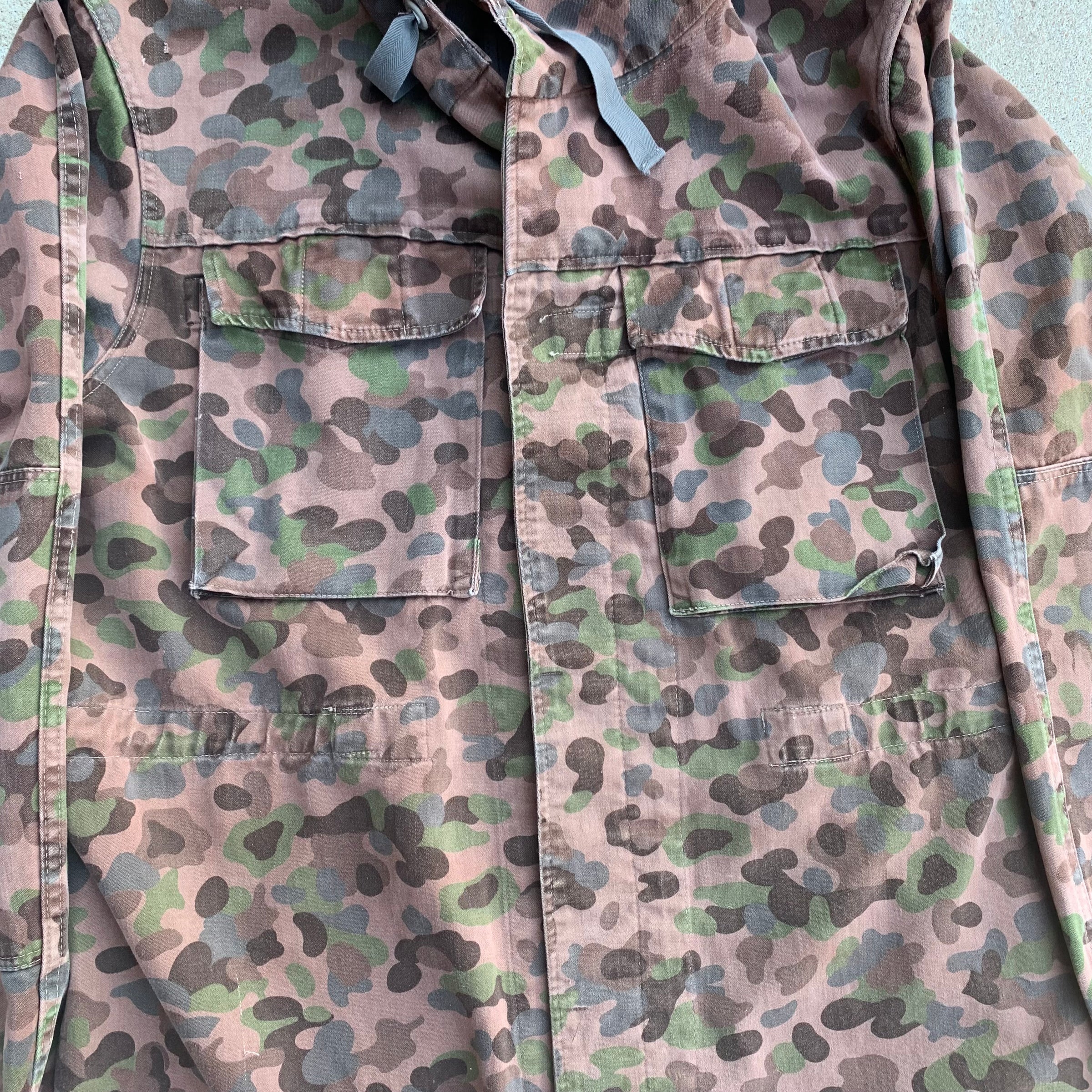 1970’s Austrian Pea Dot Camo Field Jacket Large – Little Chum Vintage