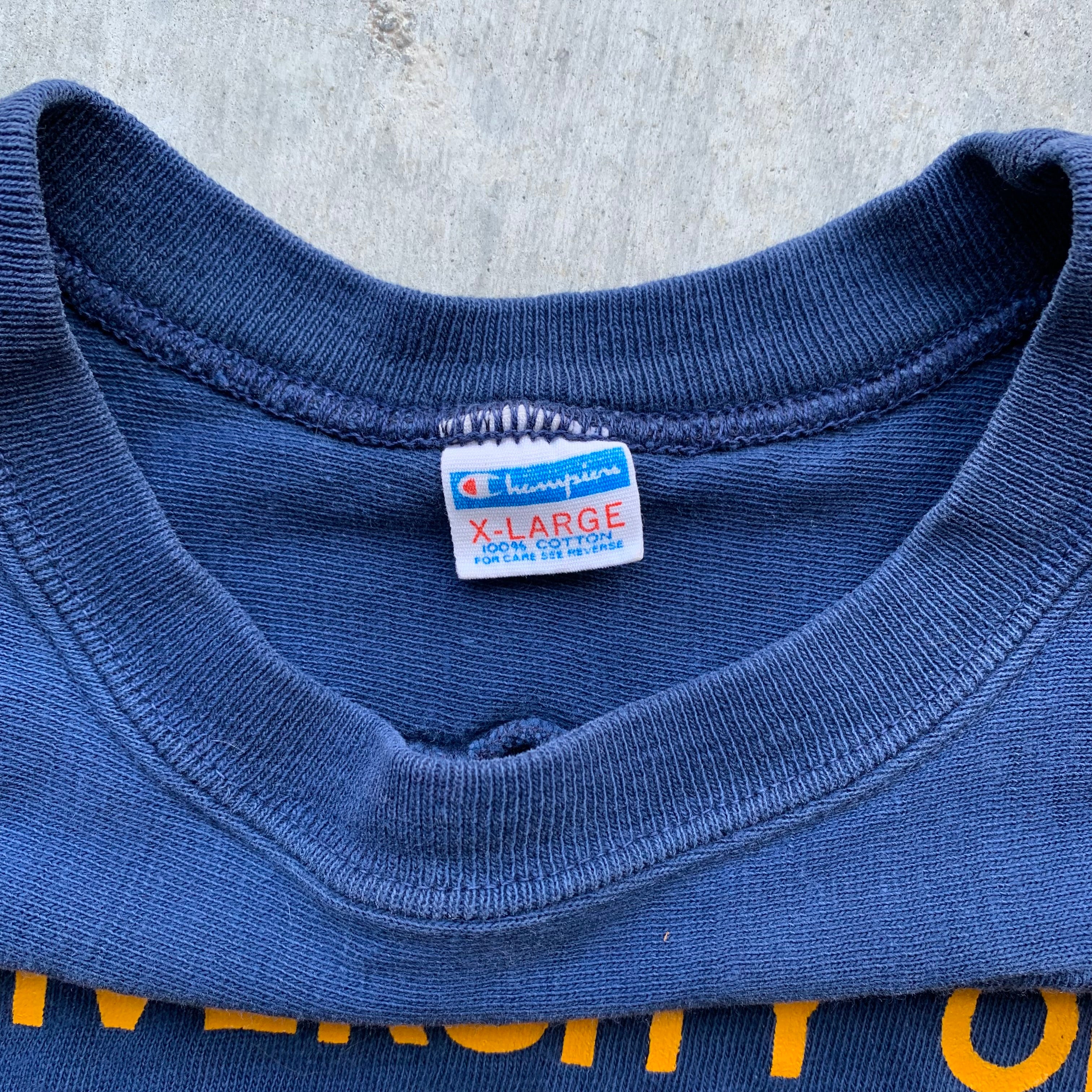 70s Champion UNIVERSITY OF OKOBOJIフットボール 1970's University of Okoboji Champion Blue Bar Football T