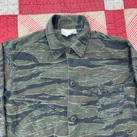 1970's/80's Ranger Brand Tiger Stripe Camo Hunting Jacket Medium